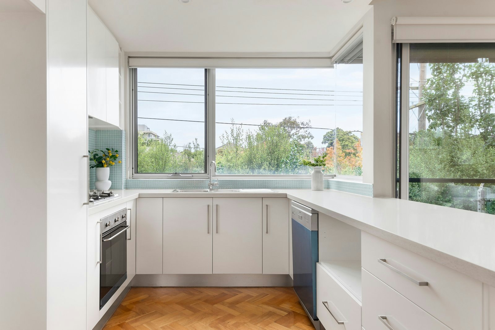 4/885-889 Doncaster Road, Doncaster East, 3109