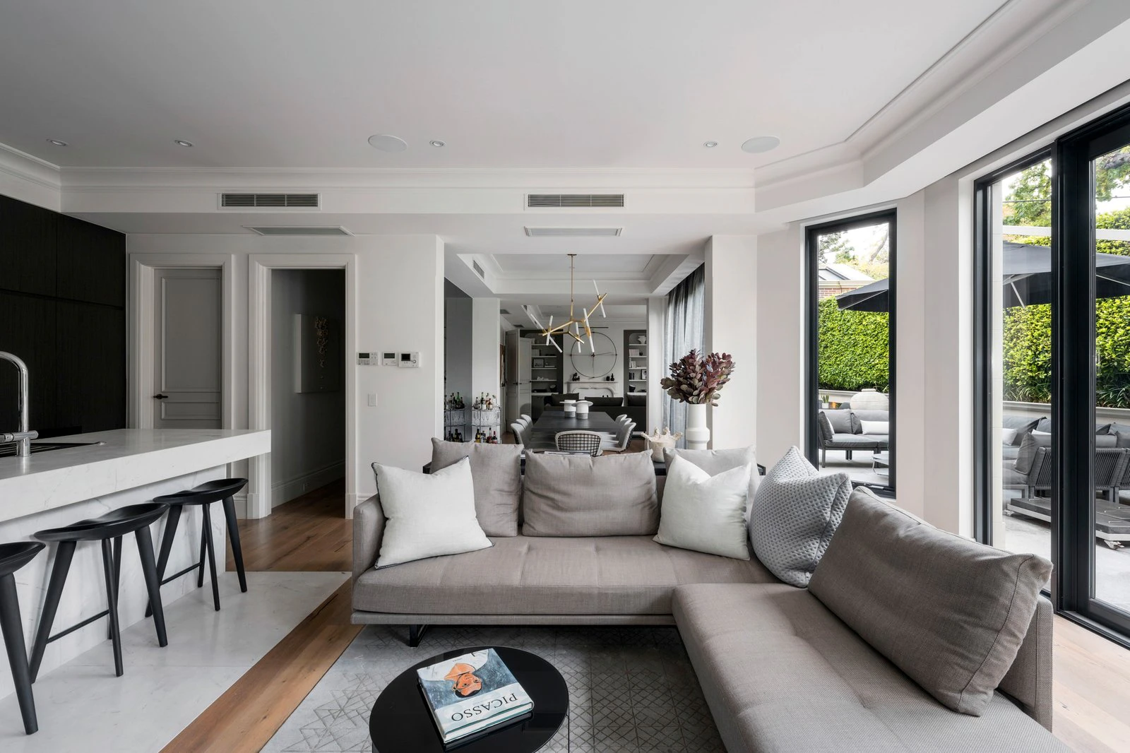 1/3 Douglas Street, Toorak, 3142