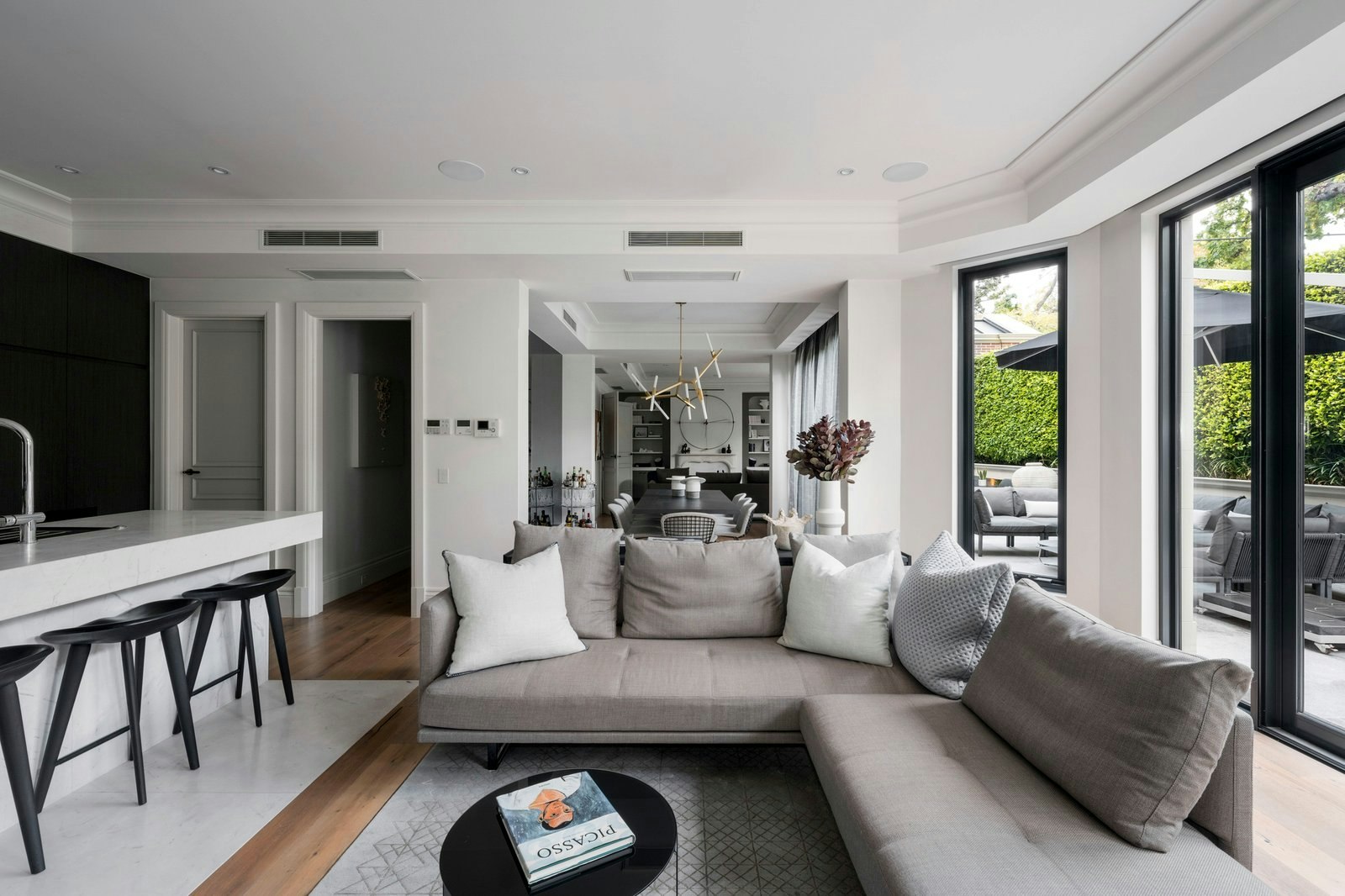 1/3 Douglas Street, Toorak, 3142