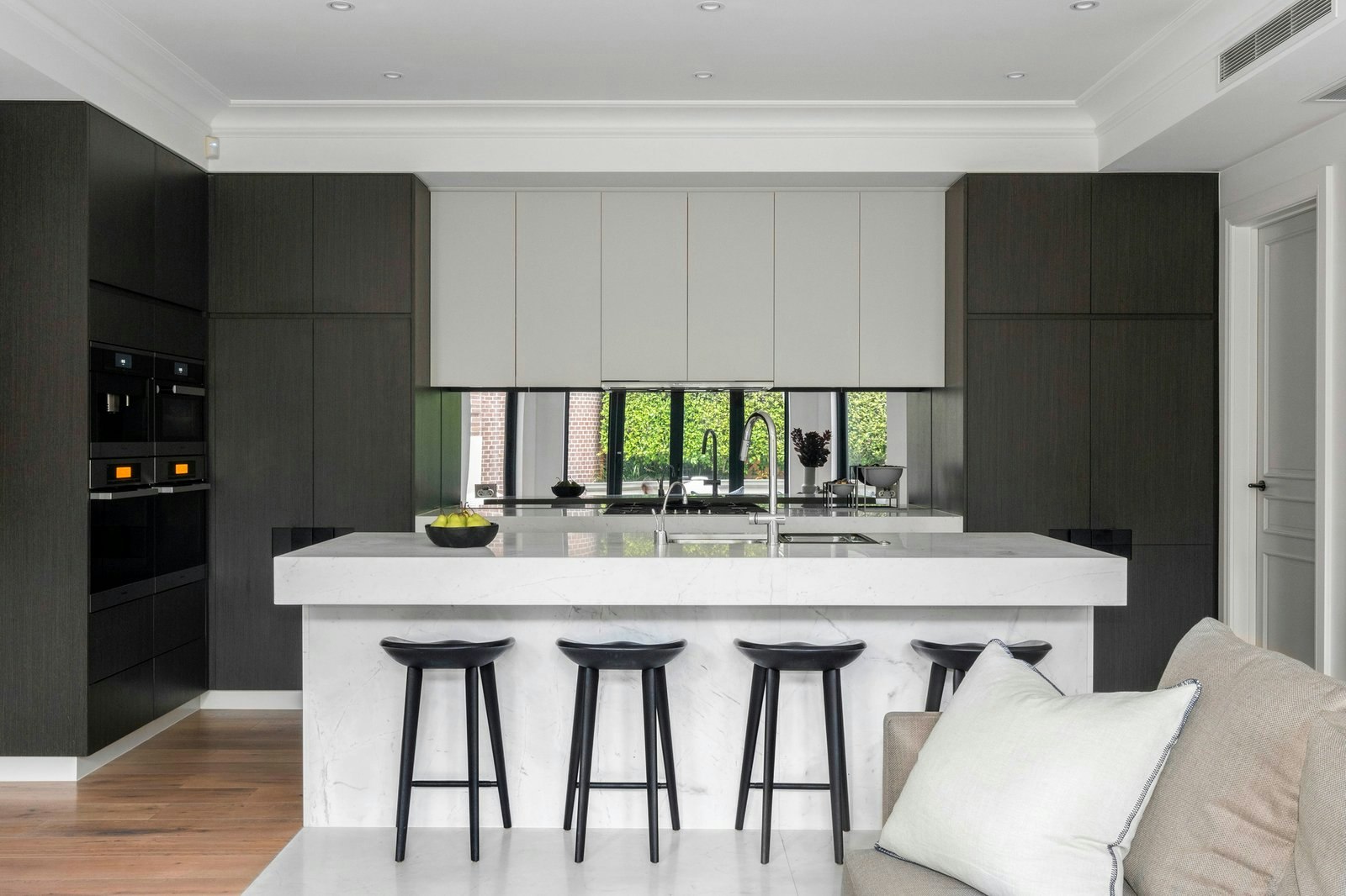 1/3 Douglas Street, Toorak, 3142