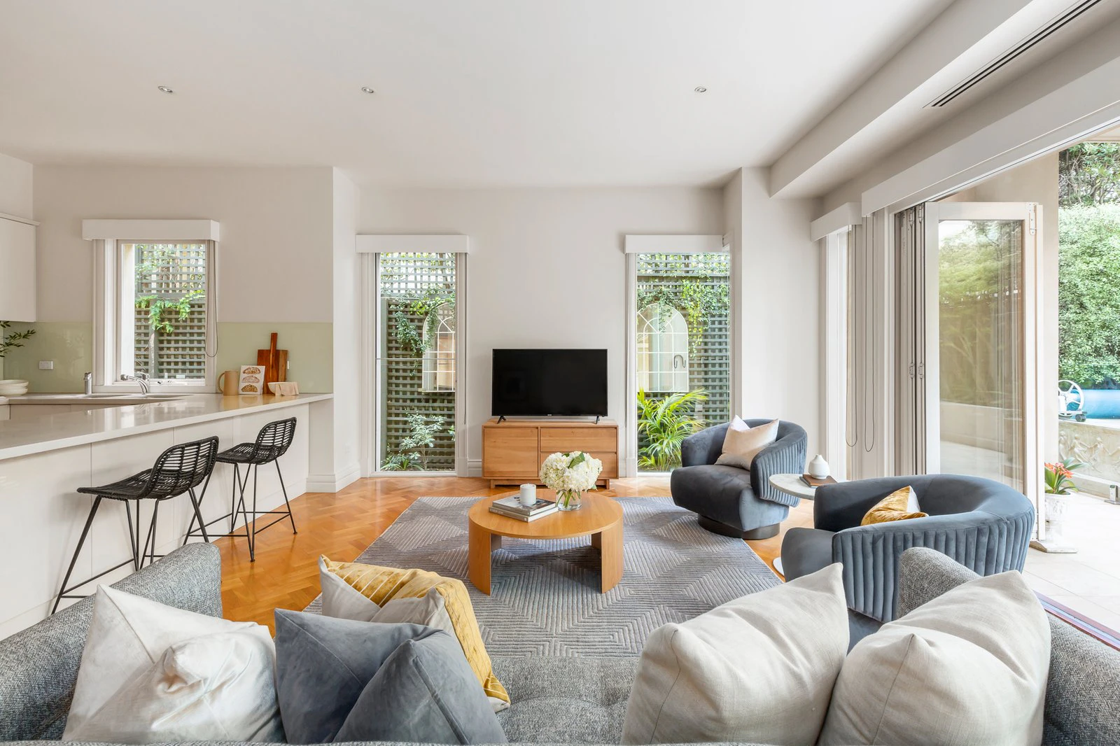 1/1 Woorigoleen Road, Toorak, 3142
