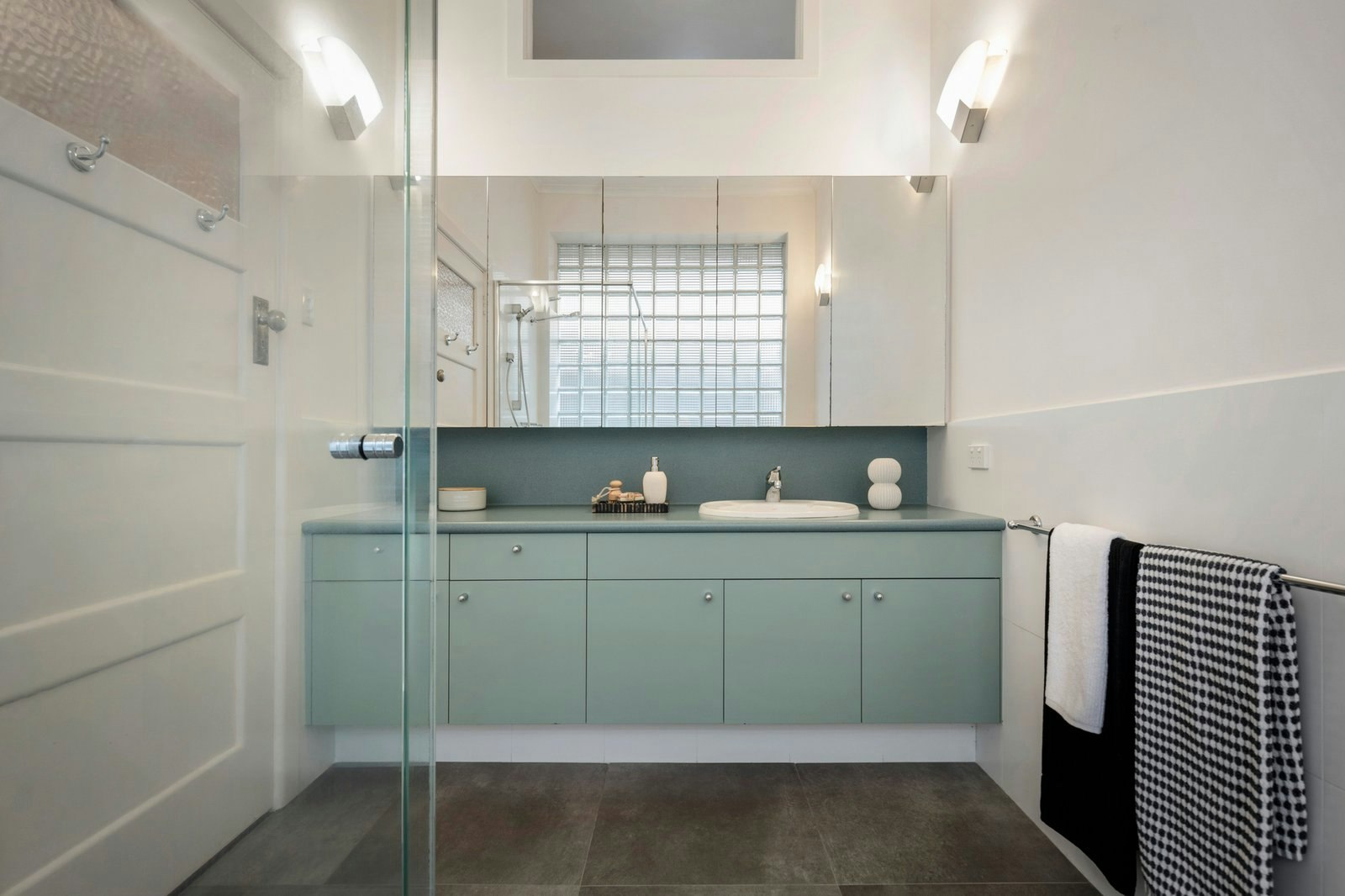 16 Norwood Avenue, Brighton, 3186