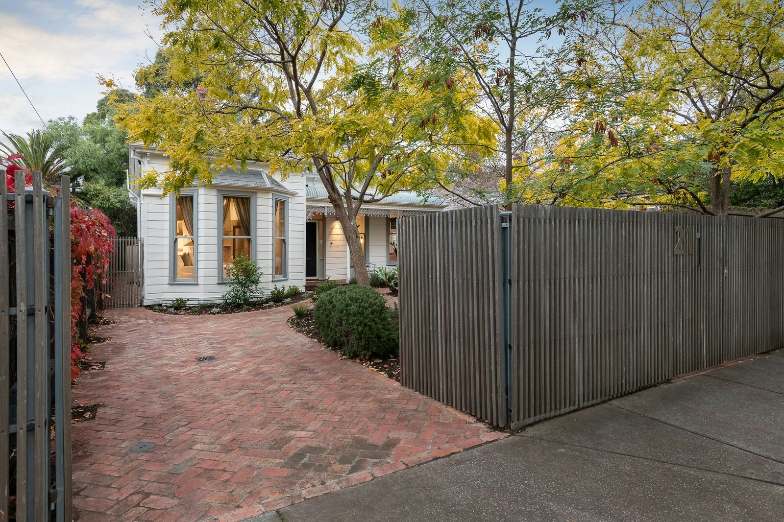 21 Valentine Grove, Armadale, 3143