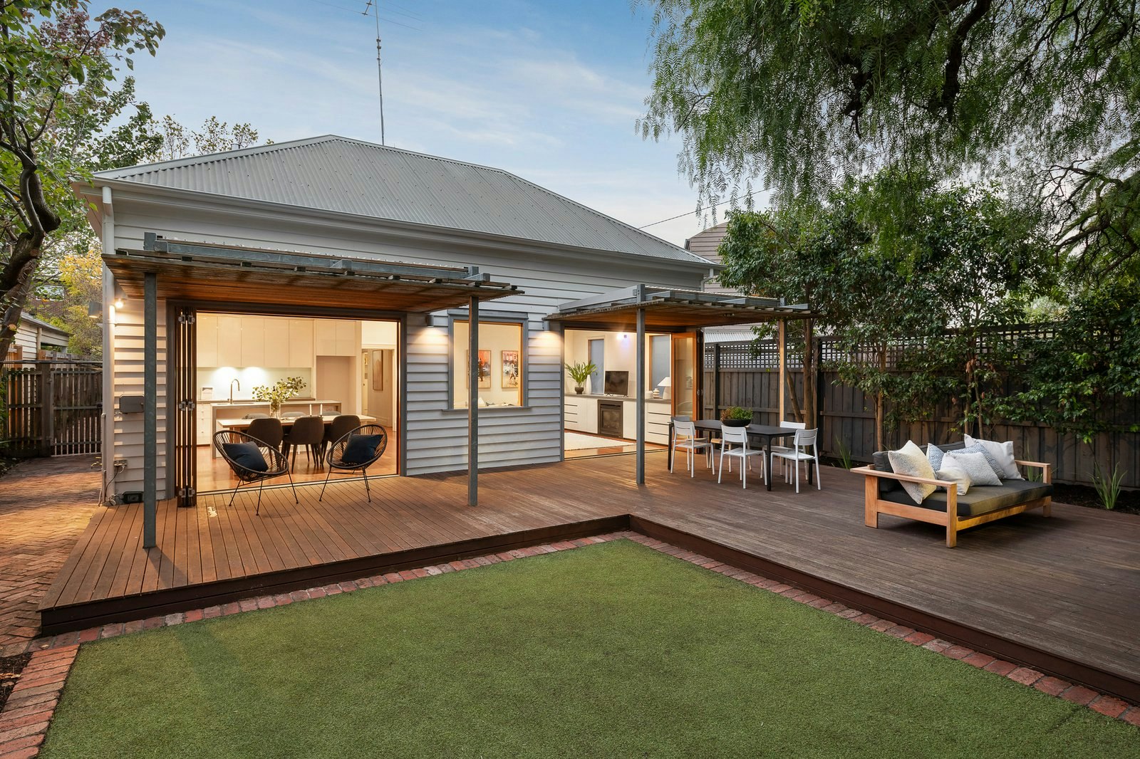 21 Valentine Grove, Armadale, 3143