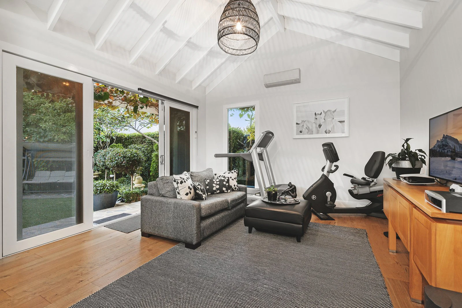 16 Salisbury Avenue, Mont Albert, 3127