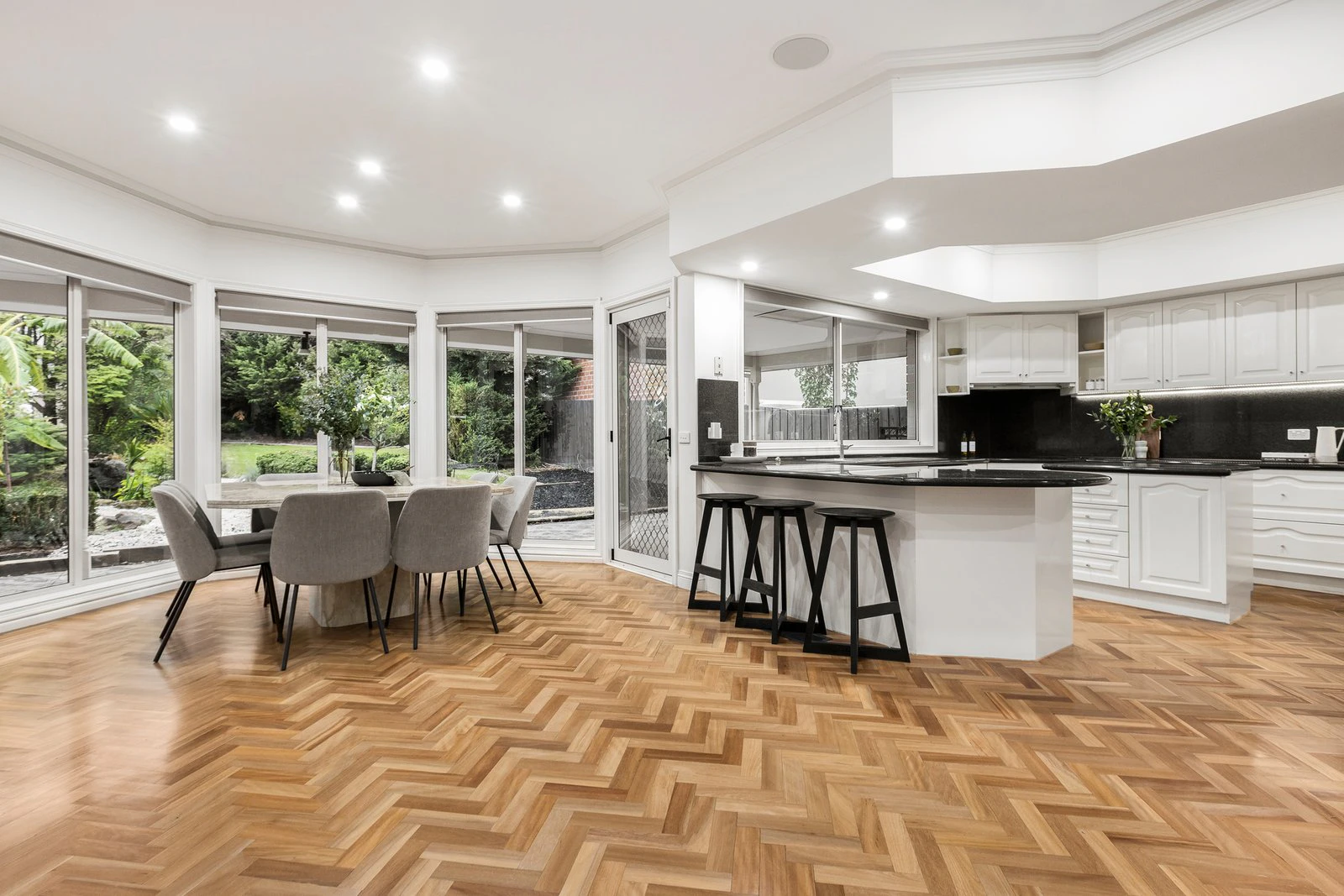 6 Meadow Grove, Deepdene, 3103