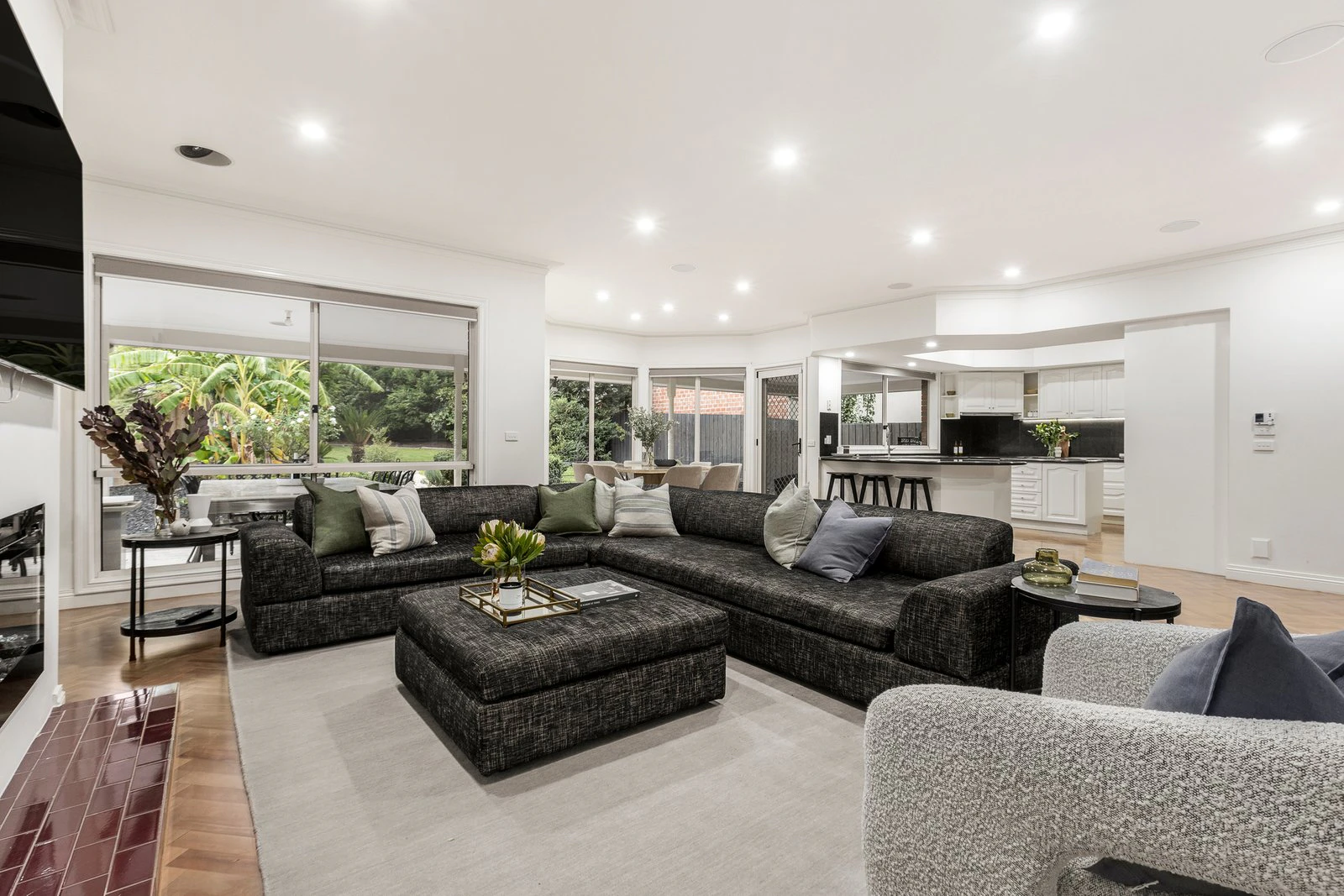6 Meadow Grove, Deepdene, 3103