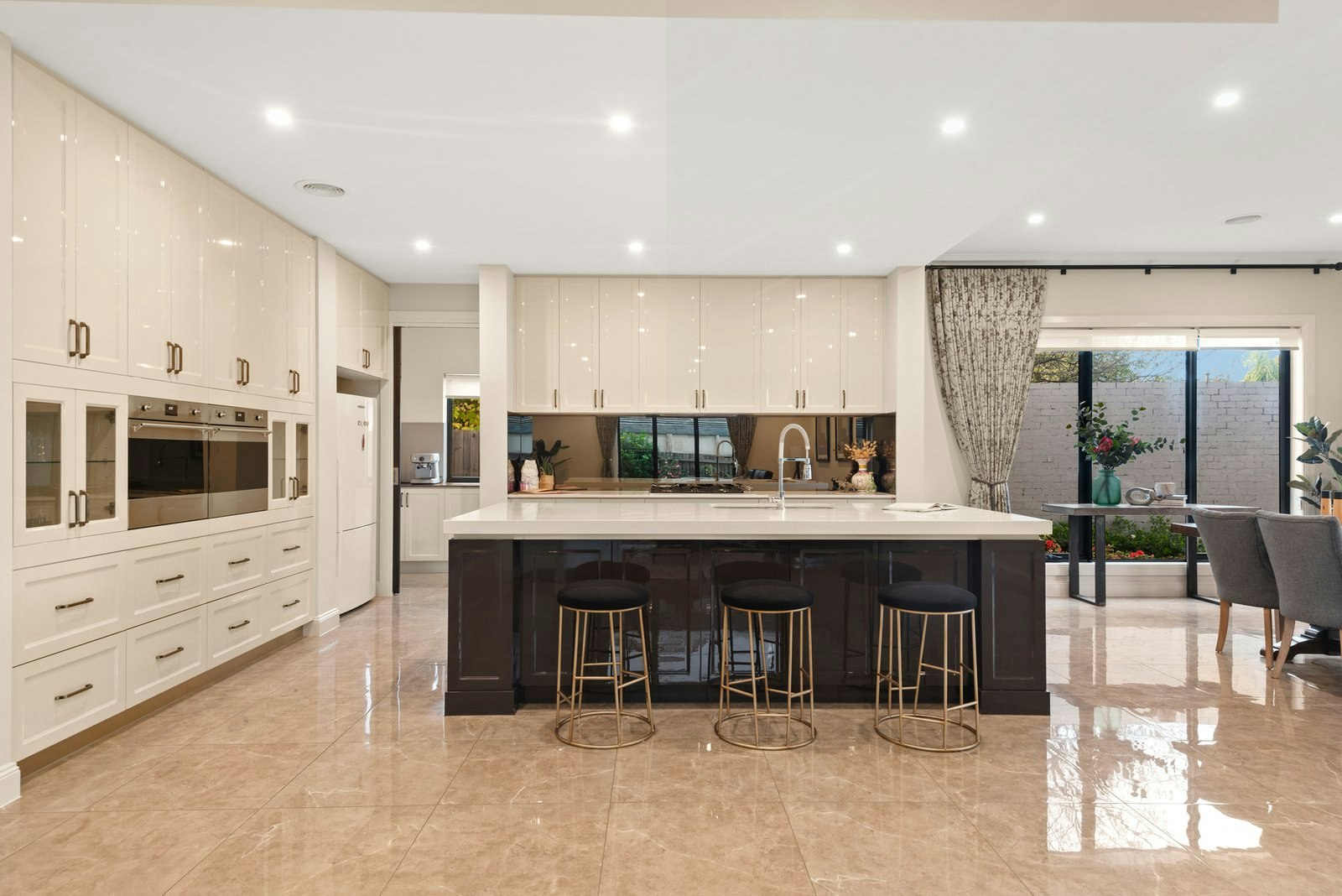 10 Leeds Road, Mount Waverley, 3149