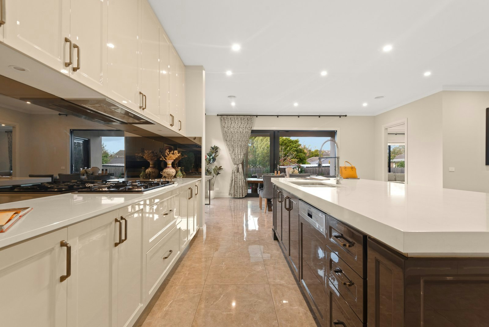 10 Leeds Road, Mount Waverley, 3149