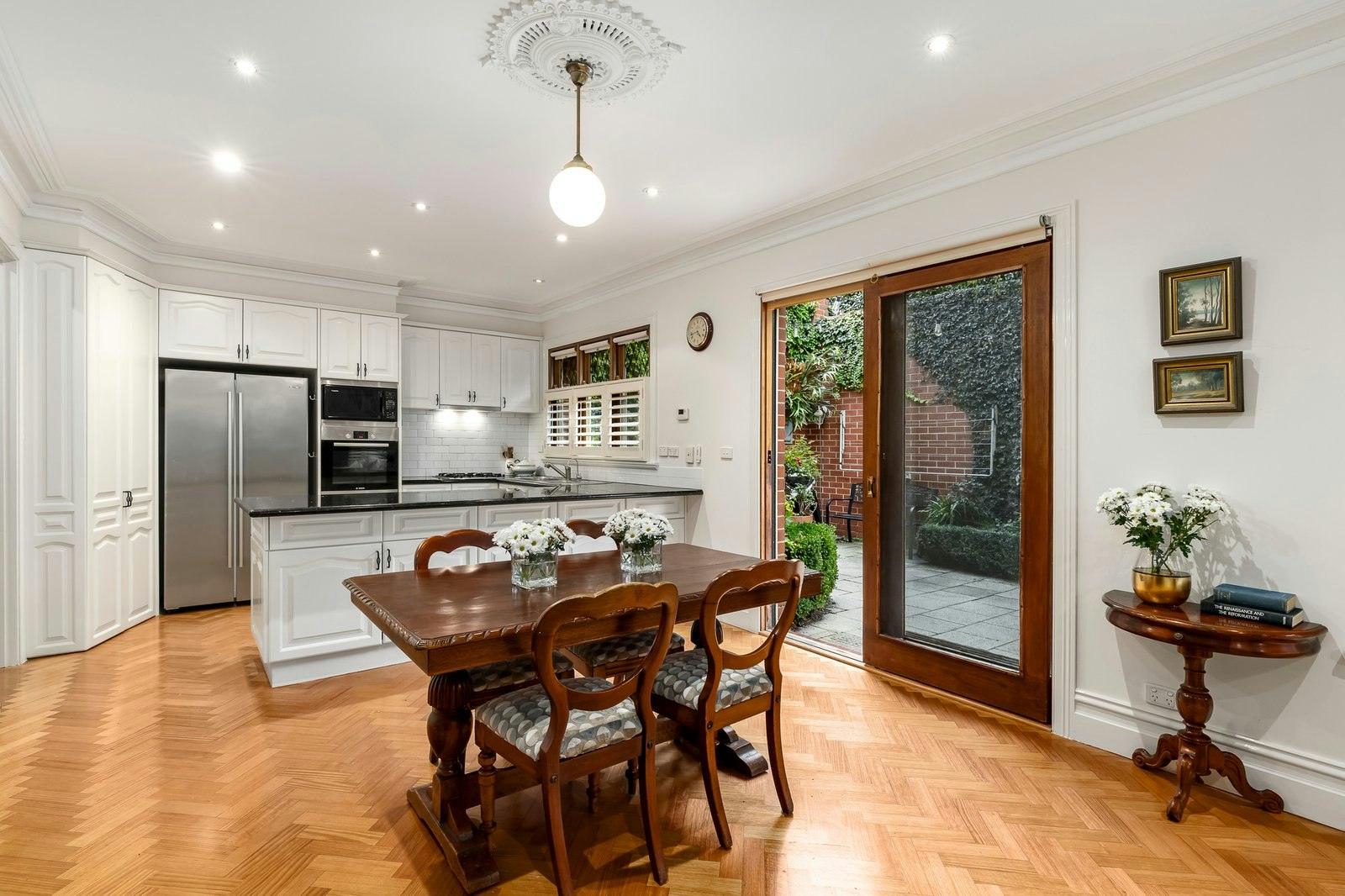 2/211 Highfield Road, Camberwell, 3124