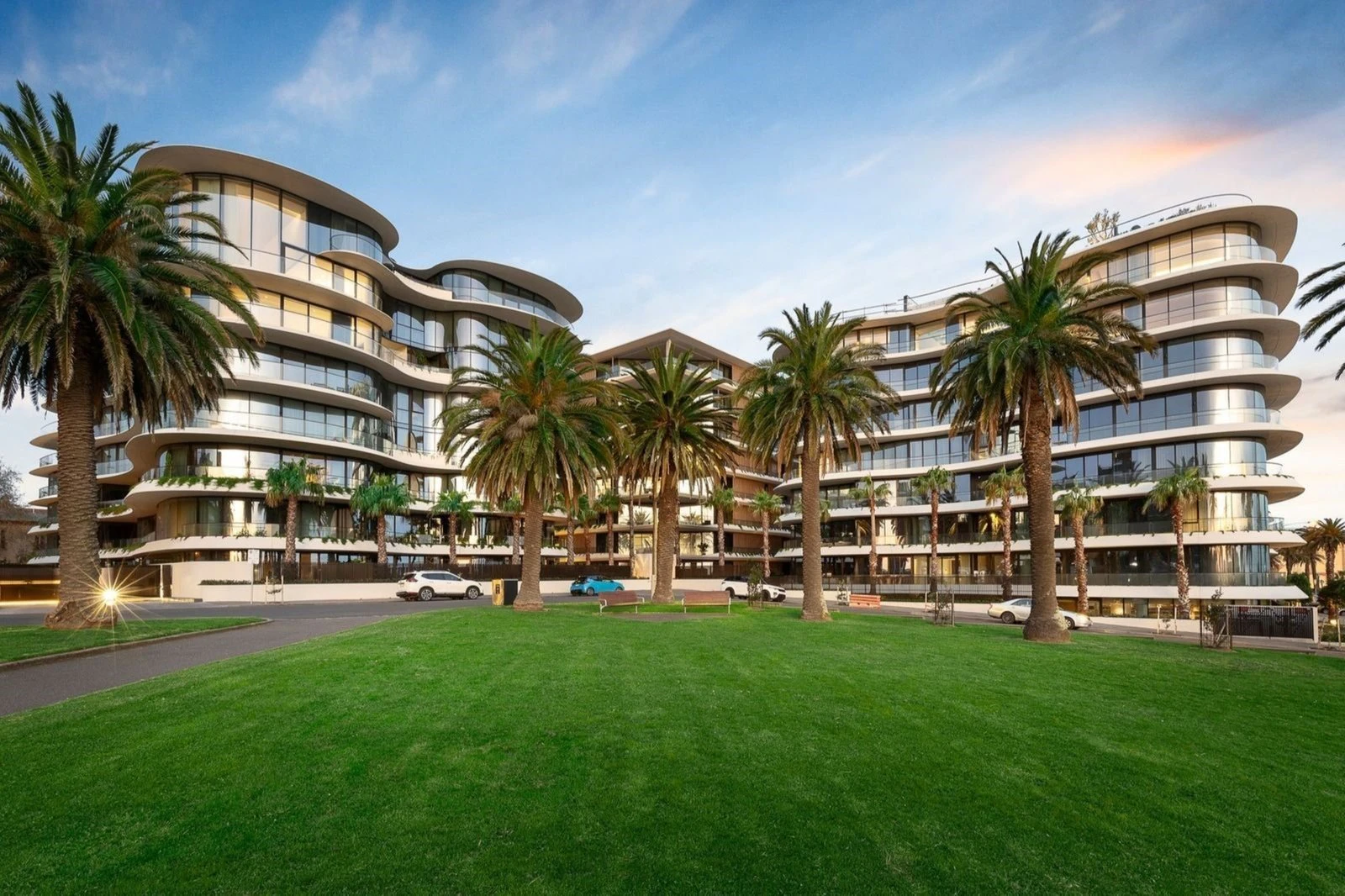 402a/14-16 The Esplanade, St Kilda, 3182