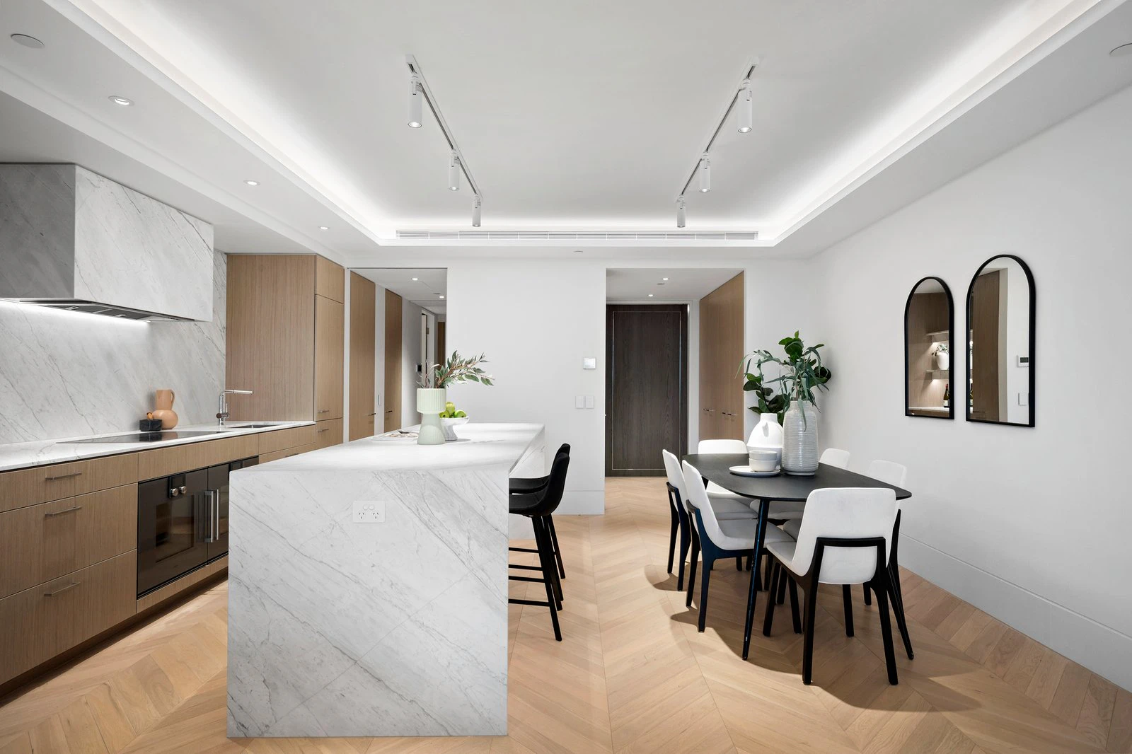 402a/14-16 The Esplanade, St Kilda, 3182