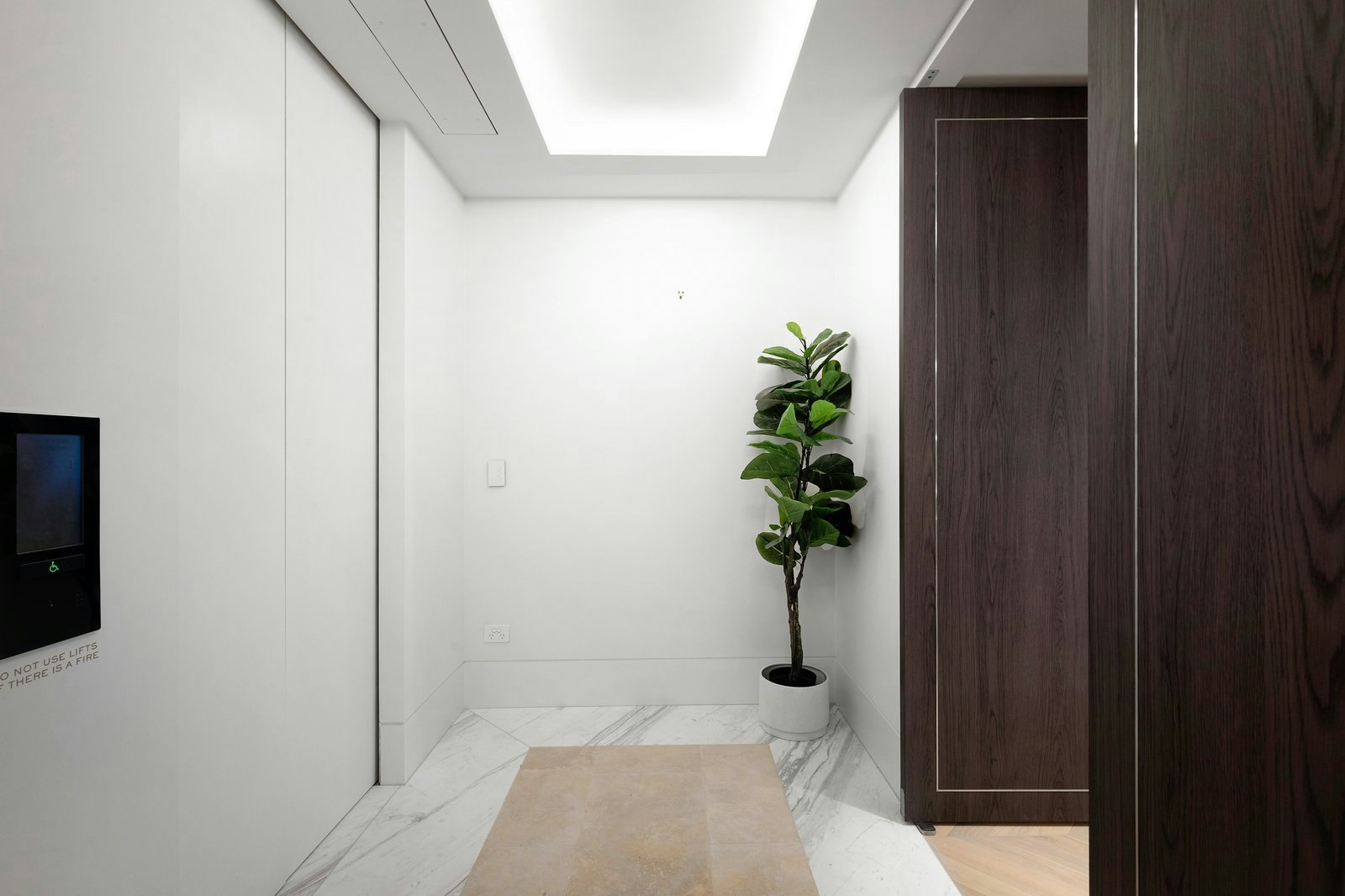 402a/14-16 The Esplanade, St Kilda, 3182