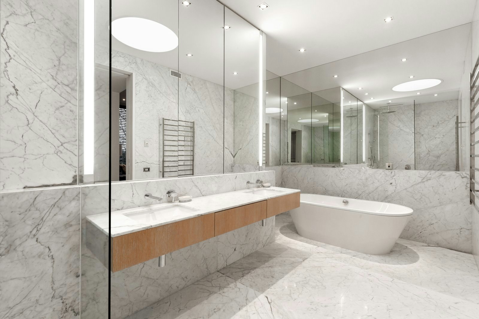 6 Torresdale Road, Toorak, 3142