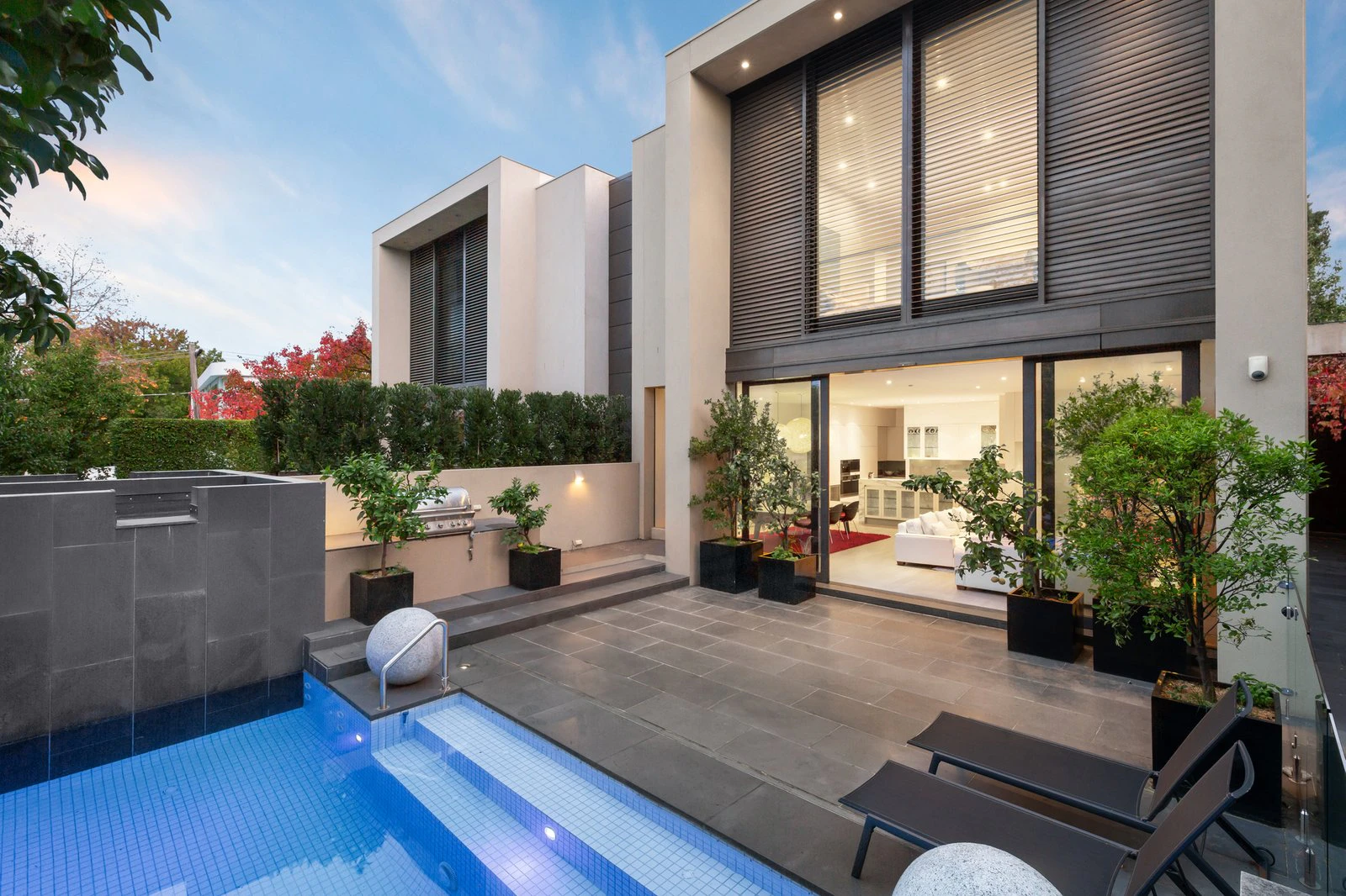 6 Torresdale Road, Toorak, 3142