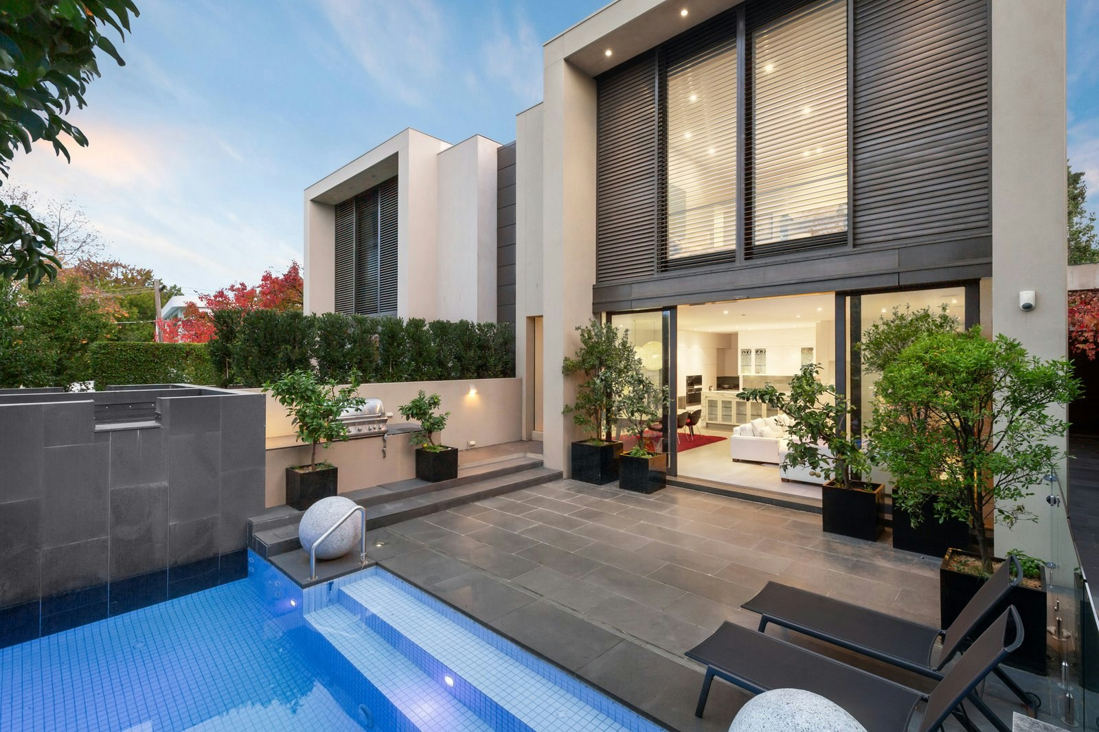 6 Torresdale Road, Toorak, 3142