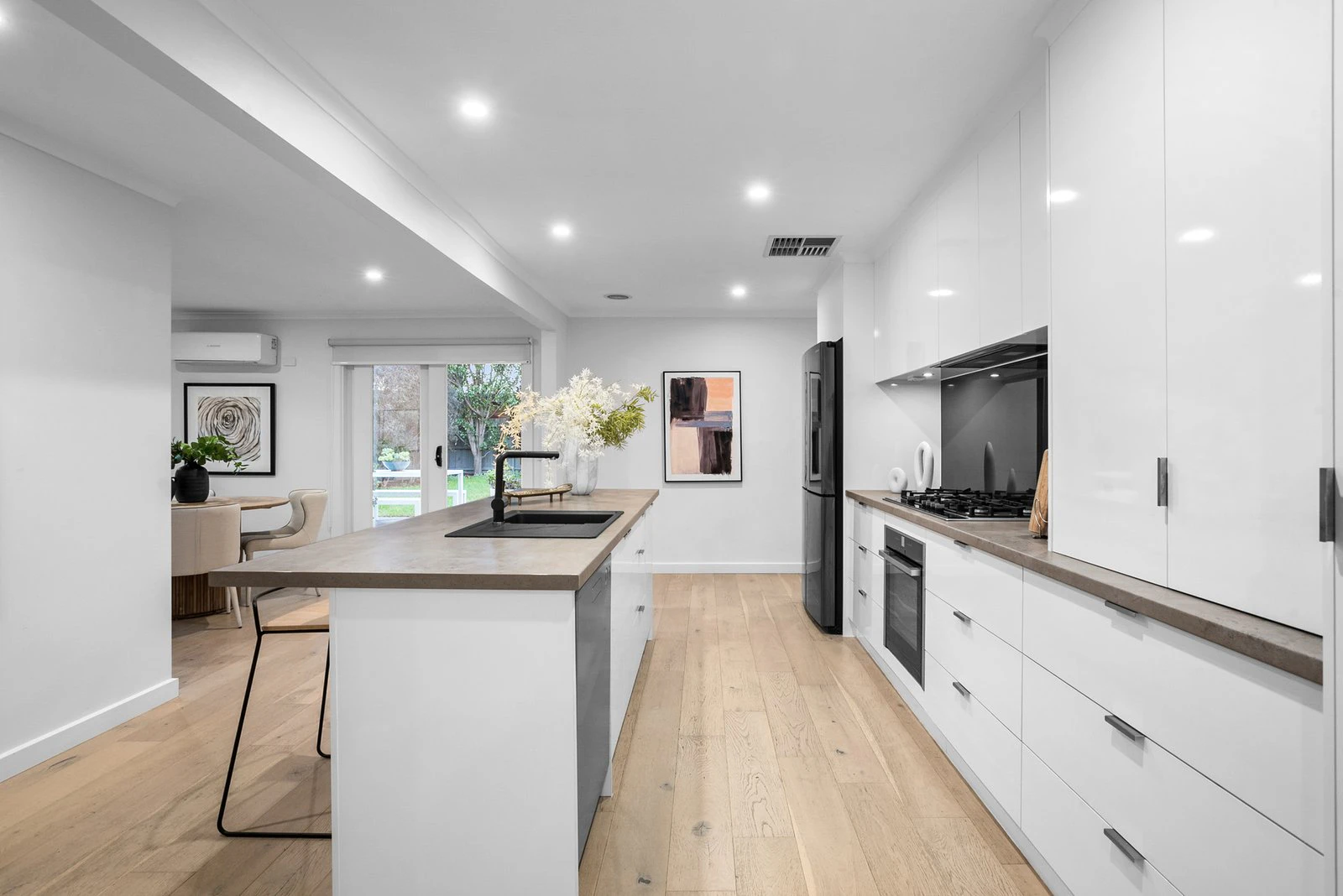 30 Larnook Crescent, Aspendale, 3195