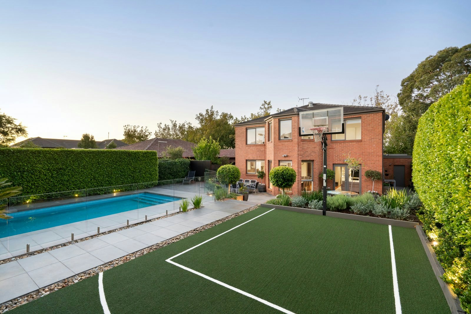 8 Renwick Street, Glen Iris, 3146