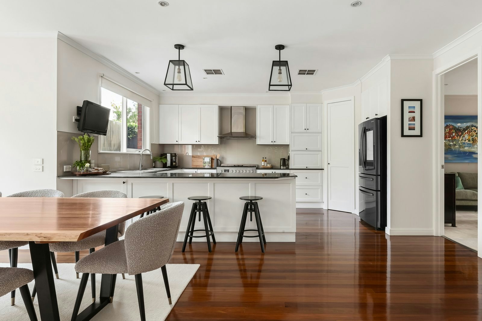 8 Renwick Street, Glen Iris, 3146