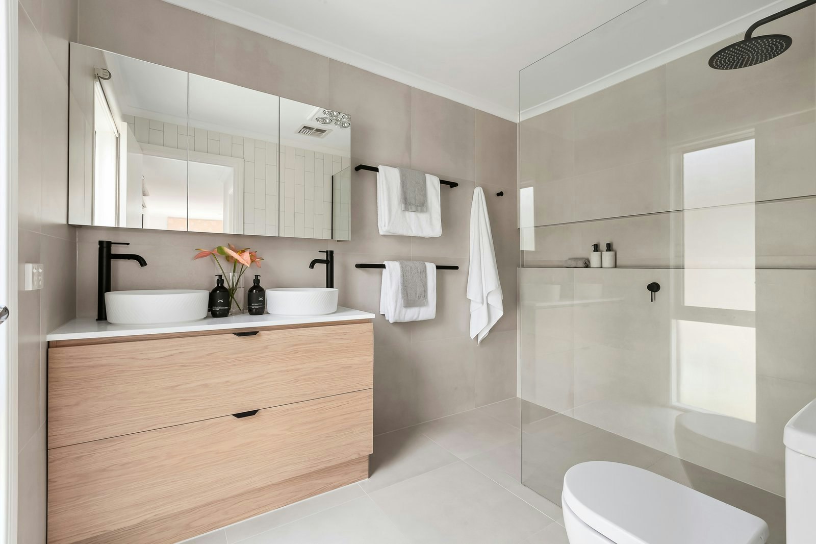 8 Renwick Street, Glen Iris, 3146