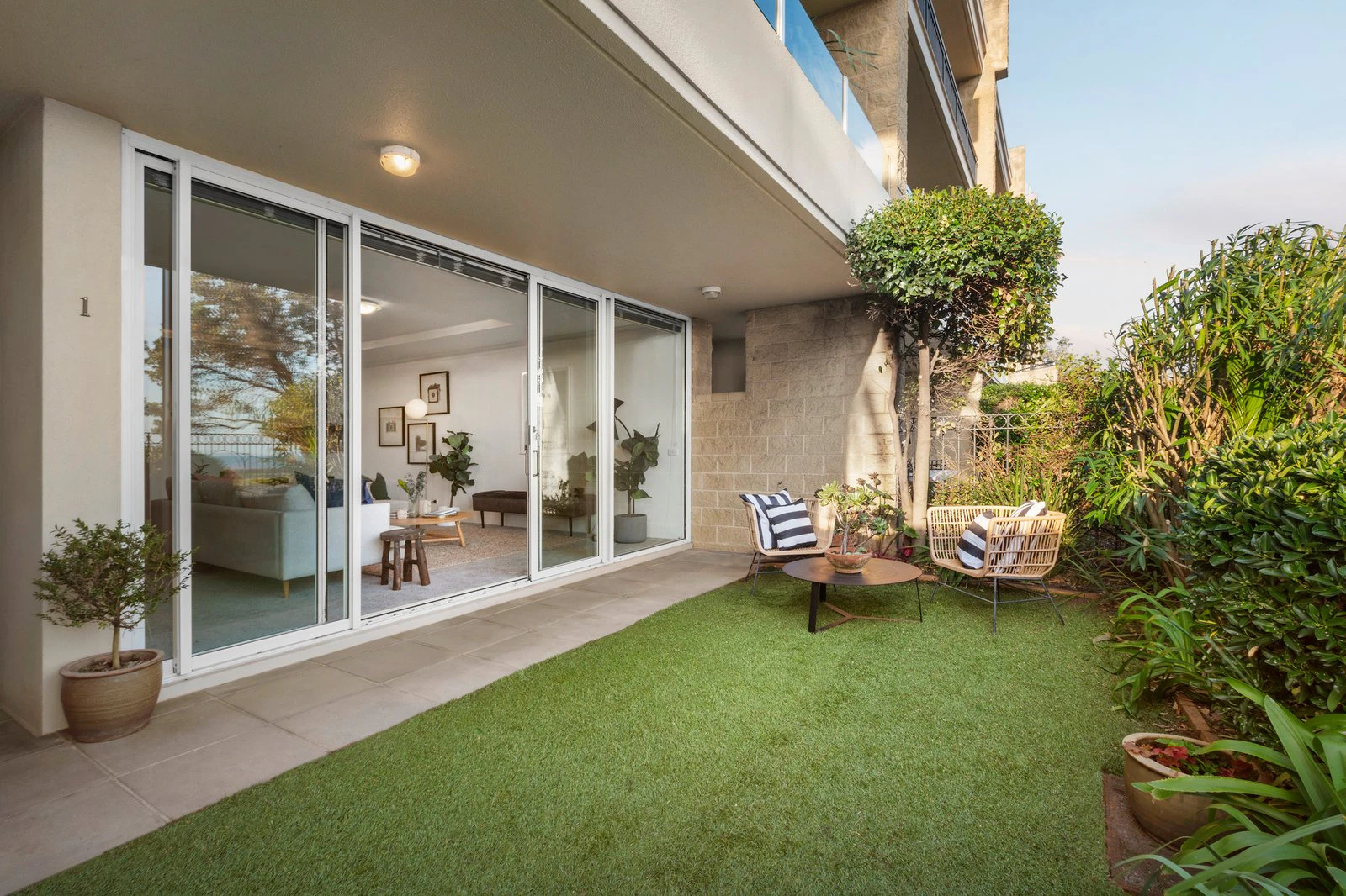 1/156 Beaconsfield Parade, Albert Park, 3206