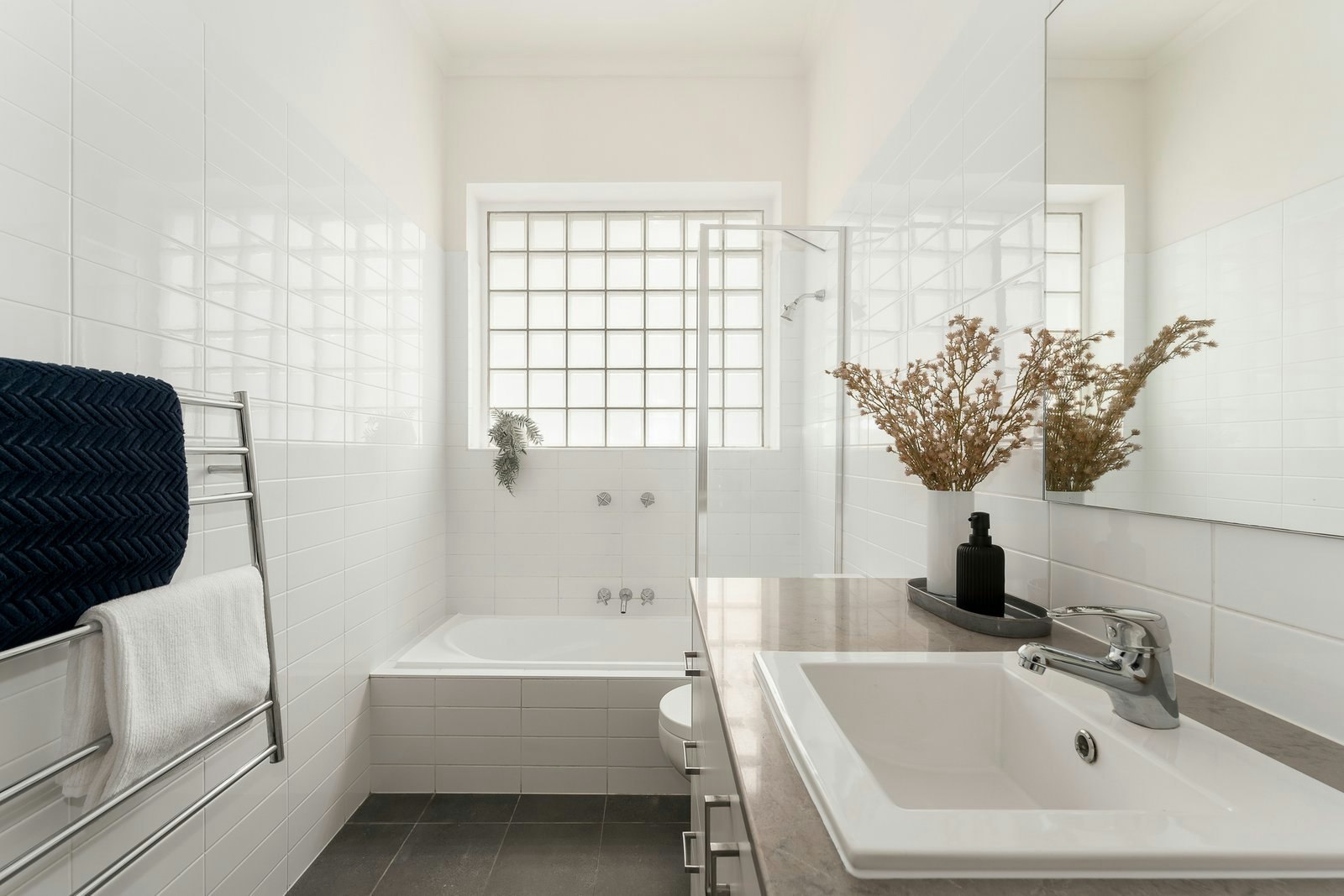 90 Milton Parade, Malvern, 3144