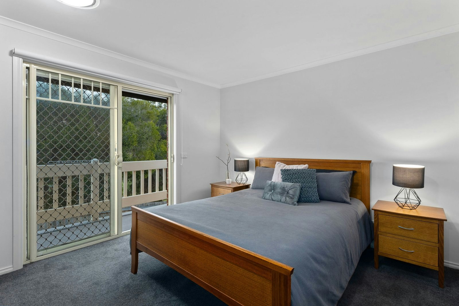 2/61 Nunns Road, Mornington, 3931