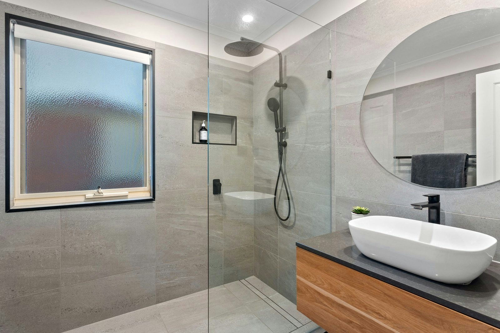 2/61 Nunns Road, Mornington, 3931