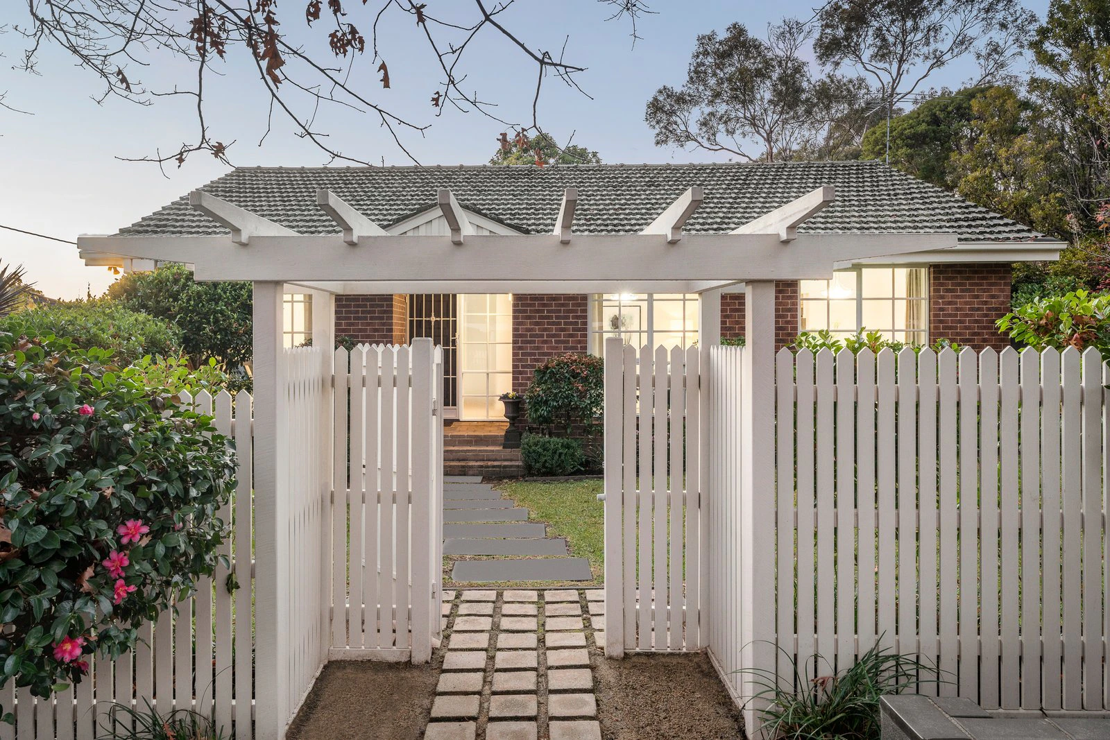 1/15 Essex Road, Surrey Hills, 3127