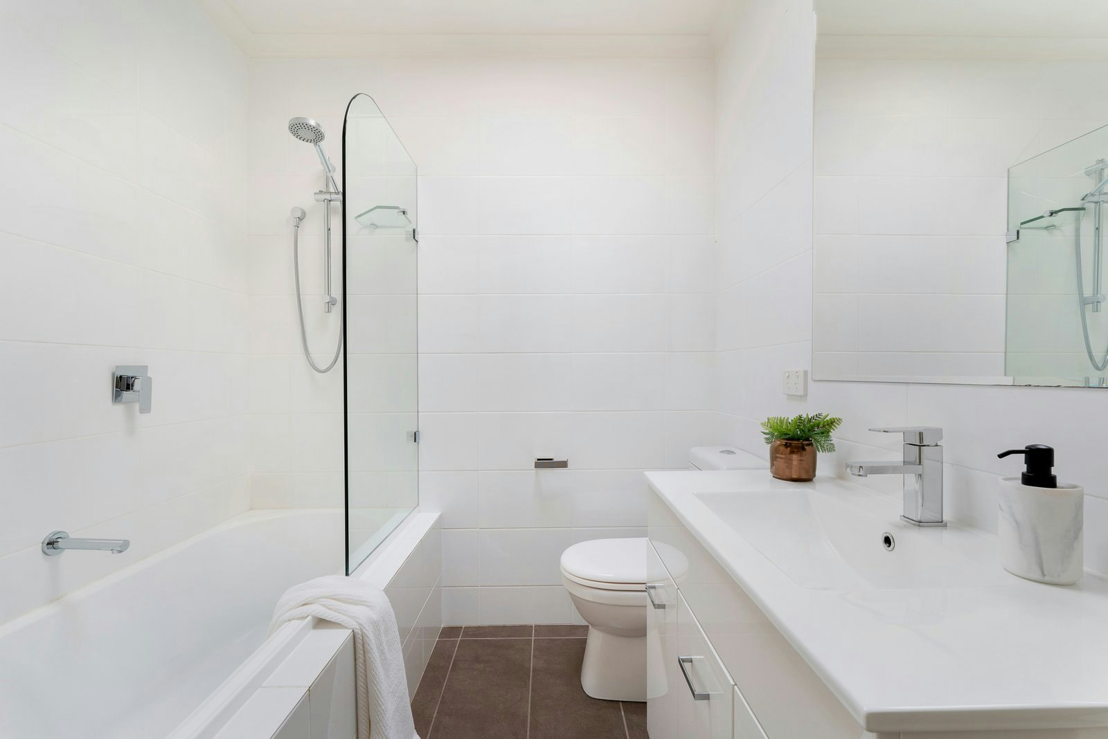 1/15 Essex Road, Surrey Hills, 3127