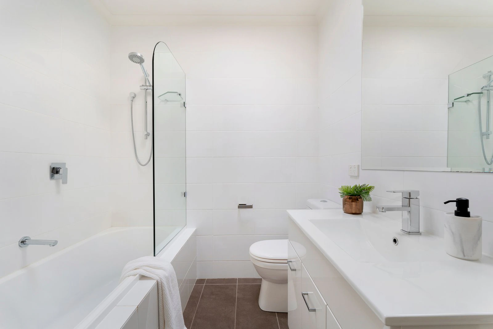 1/15 Essex Road, Surrey Hills, 3127