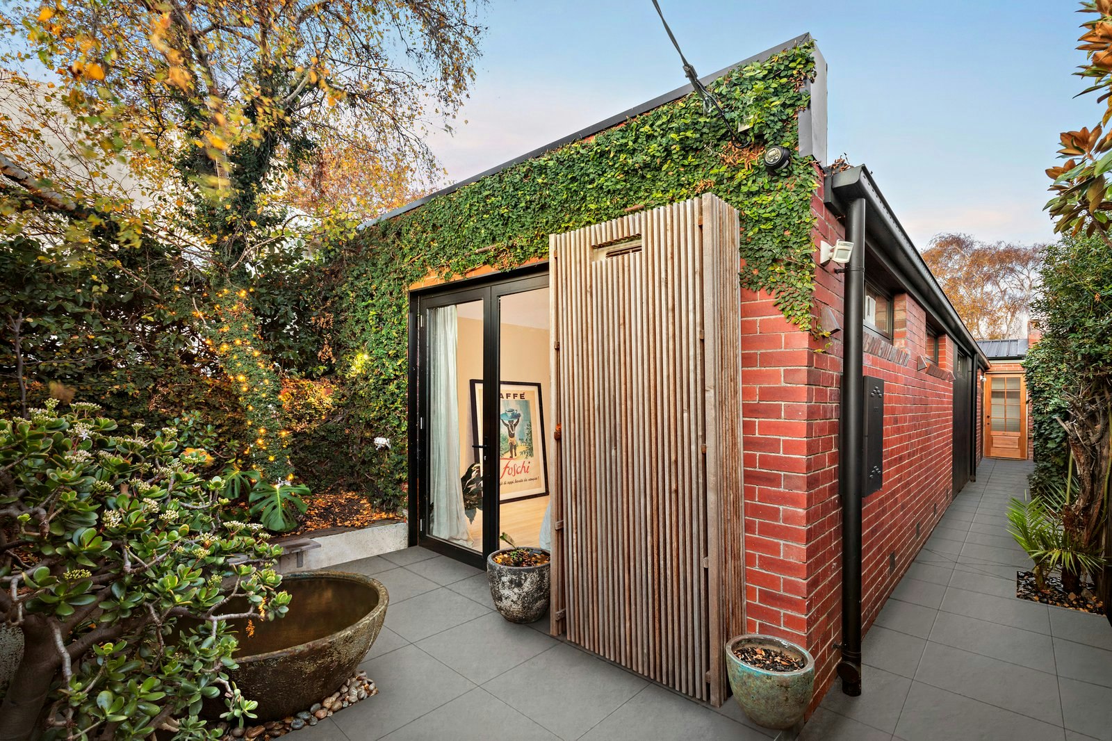 98 Pickles Street, South Melbourne, 3205