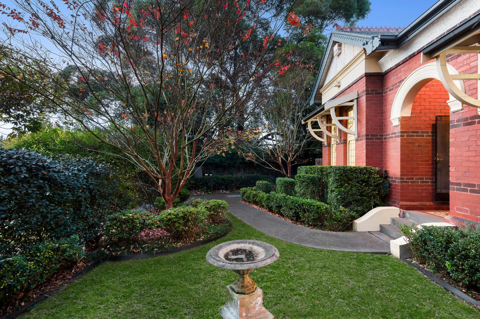 1/1 Royal Crescent, Camberwell, 3124