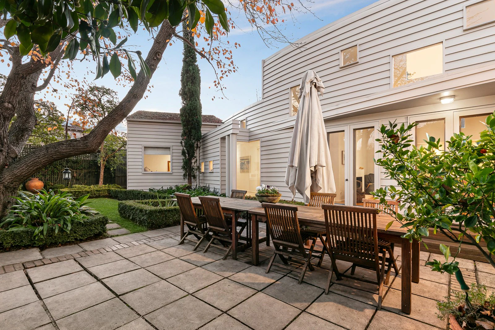 102 Middlesex Road, Surrey Hills, 3127