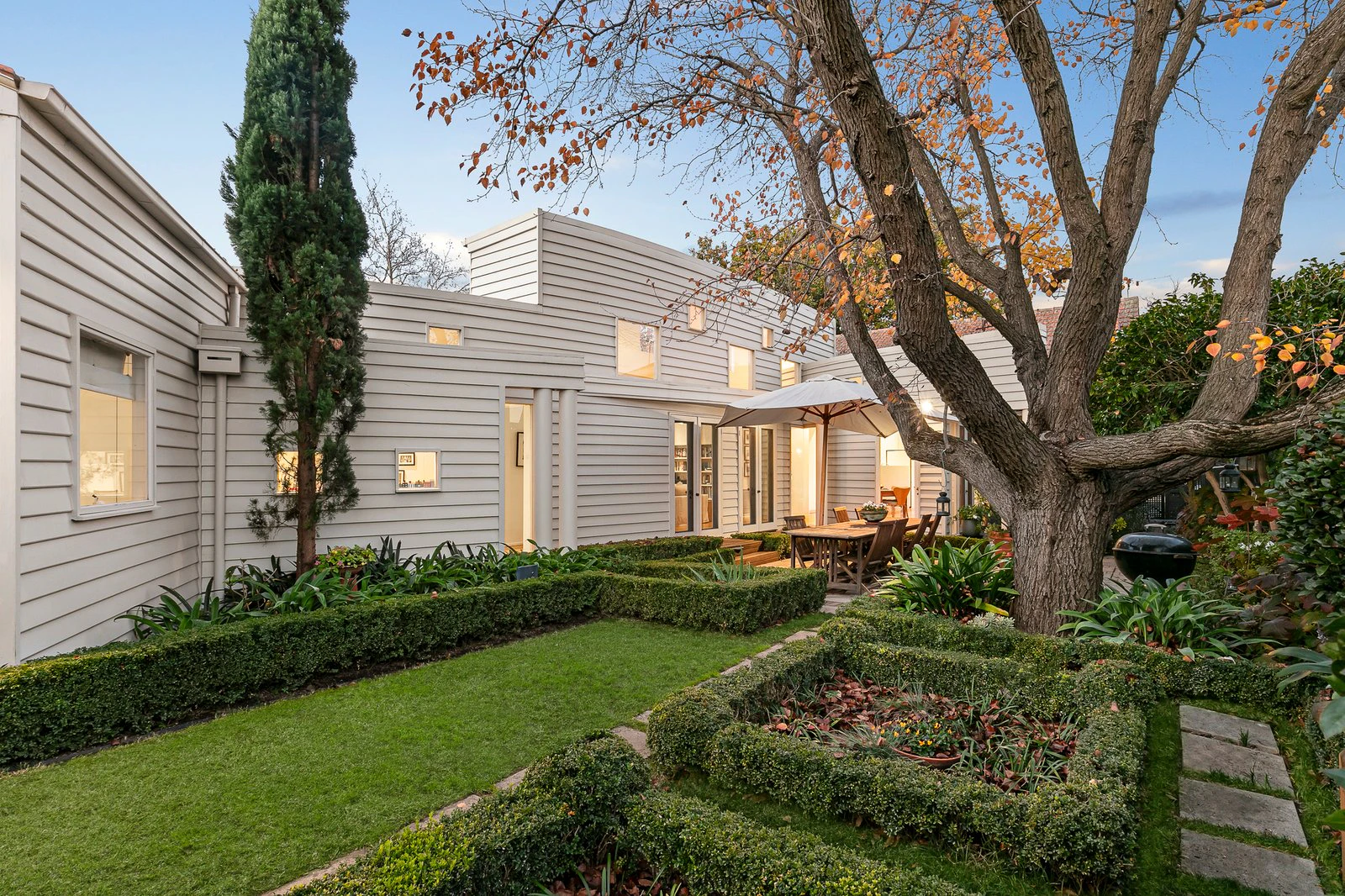 102 Middlesex Road, Surrey Hills, 3127