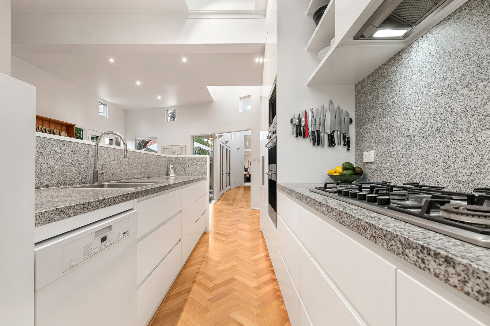 102 Middlesex Road, Surrey Hills, 3127