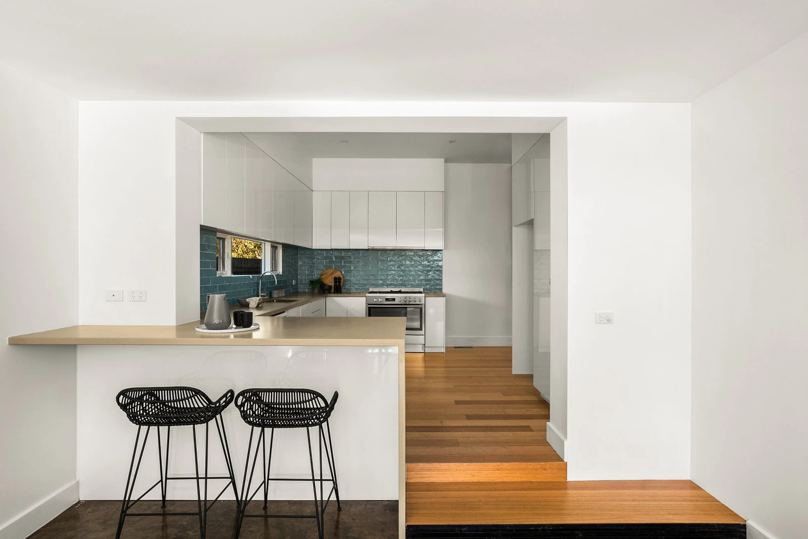 33 Latrobe Street, Cheltenham, 3192