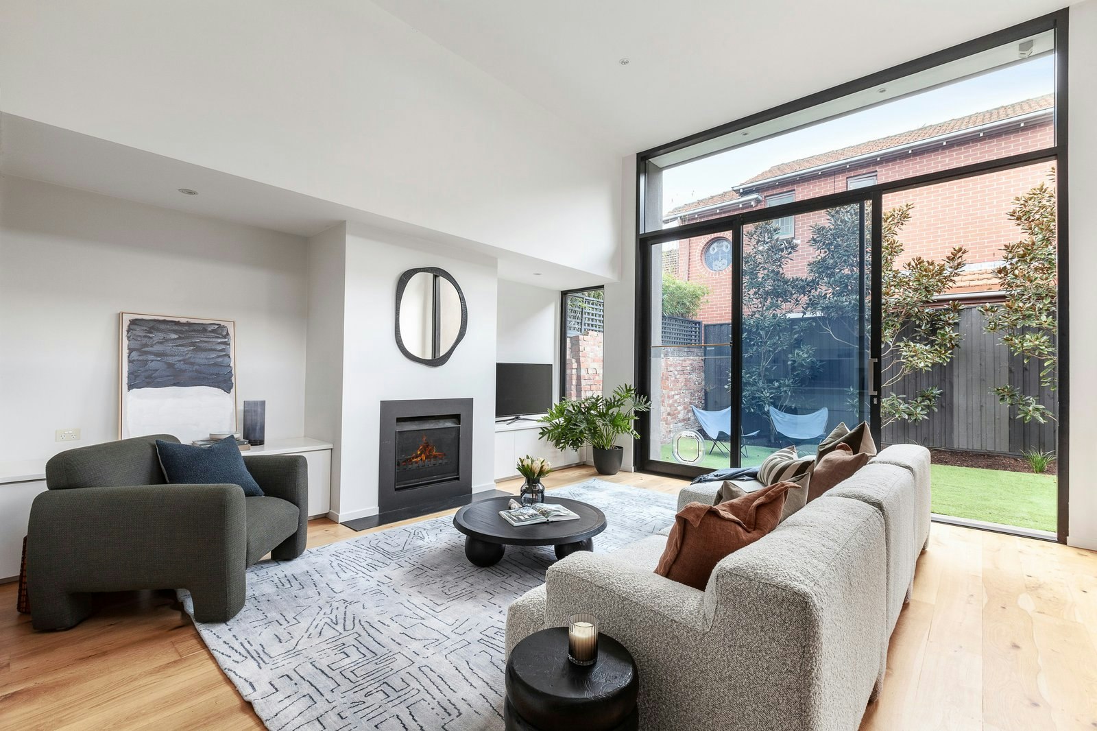 18 Meredith Street, Elwood, 3184