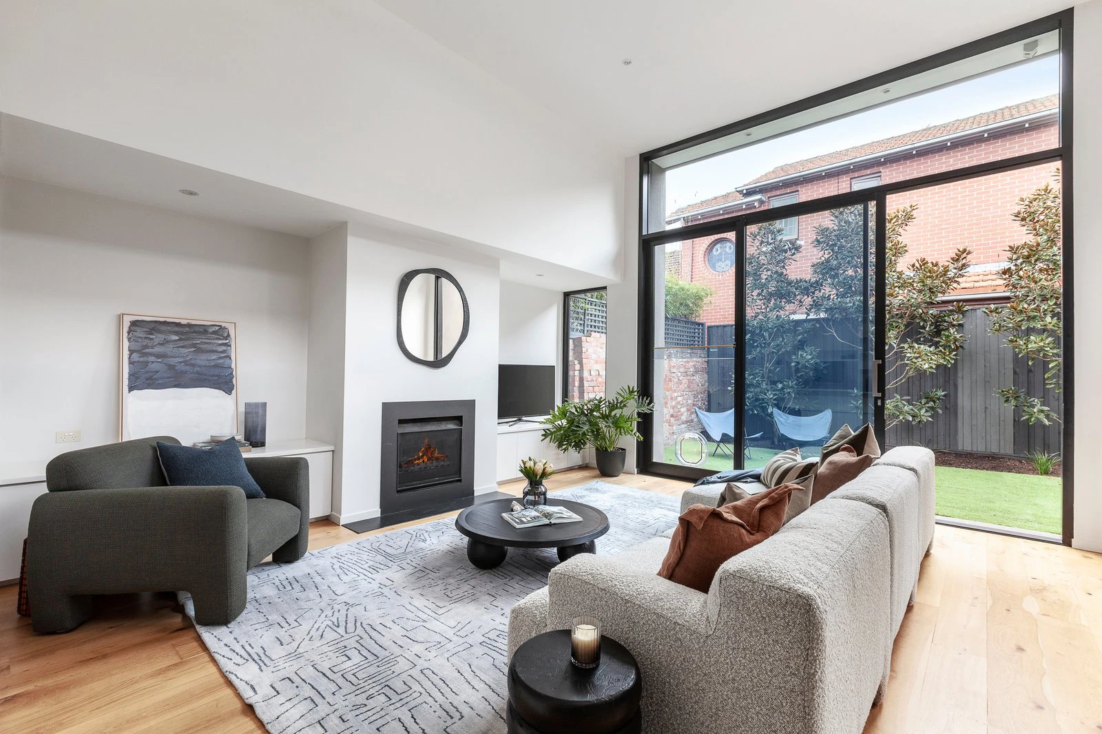 18 Meredith Street, Elwood, 3184