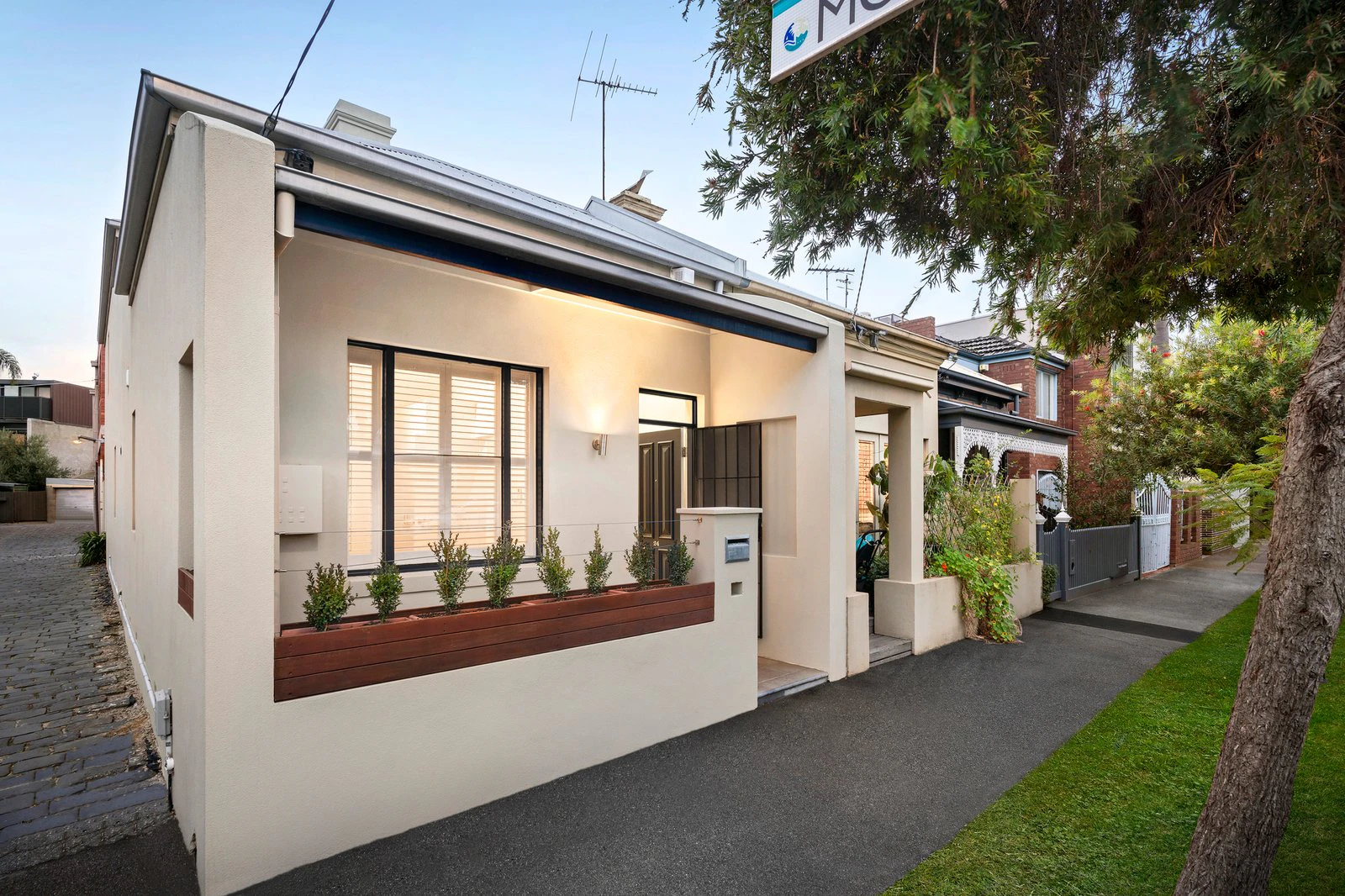 24 Kerferd Place, Albert Park, 3206