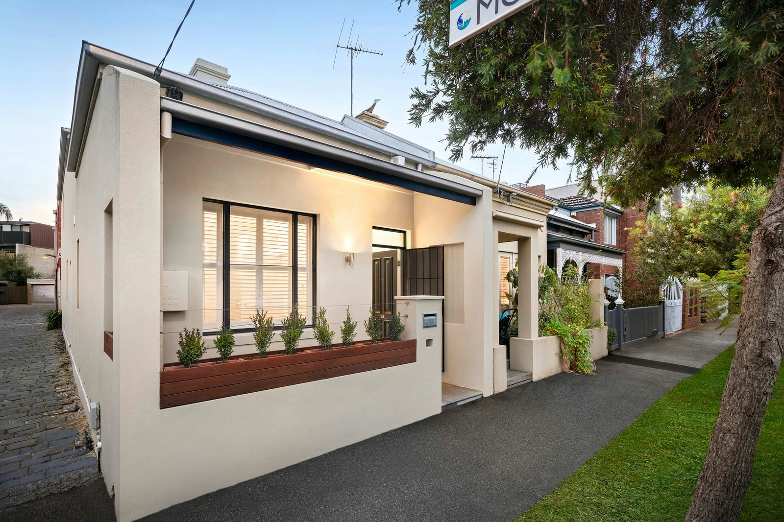 24 Kerferd Place, Albert Park, 3206