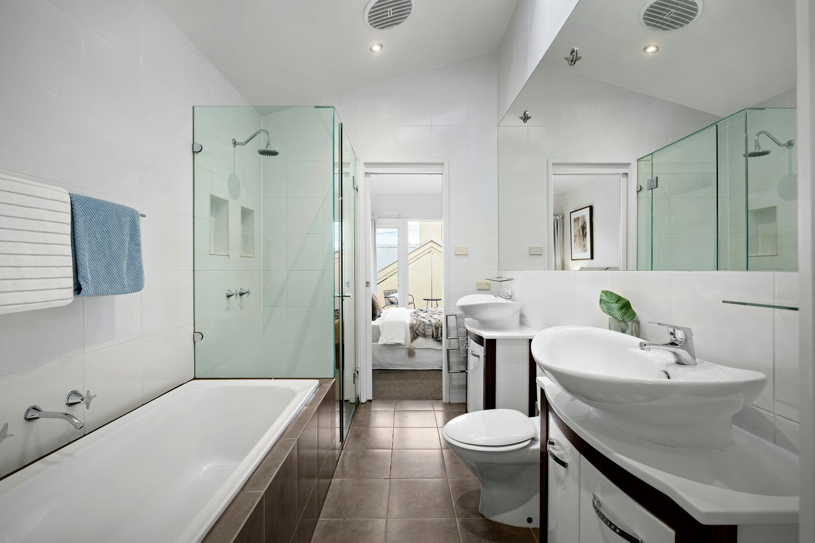 24 Kerferd Place, Albert Park, 3206