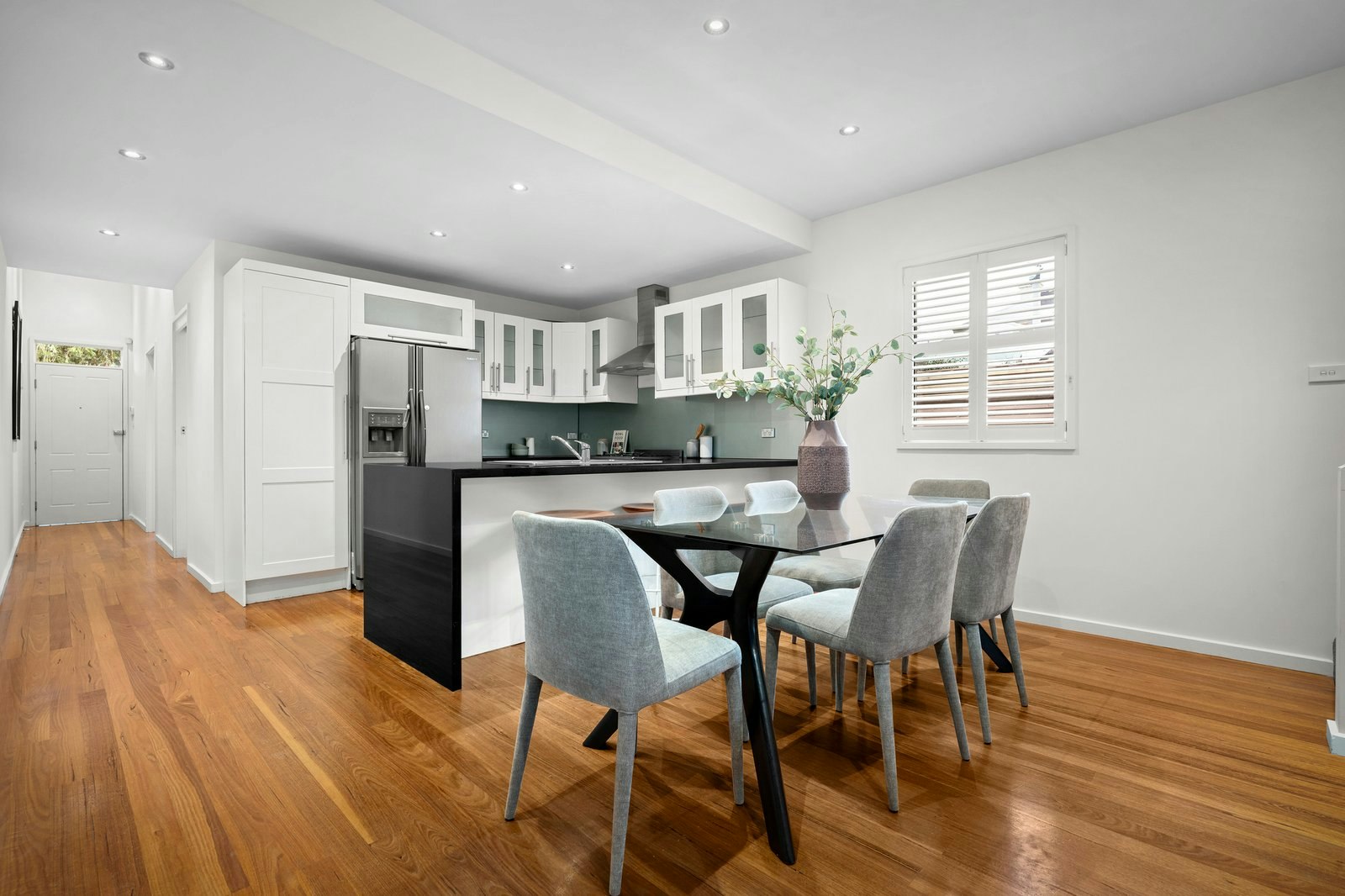 24 Kerferd Place, Albert Park, 3206