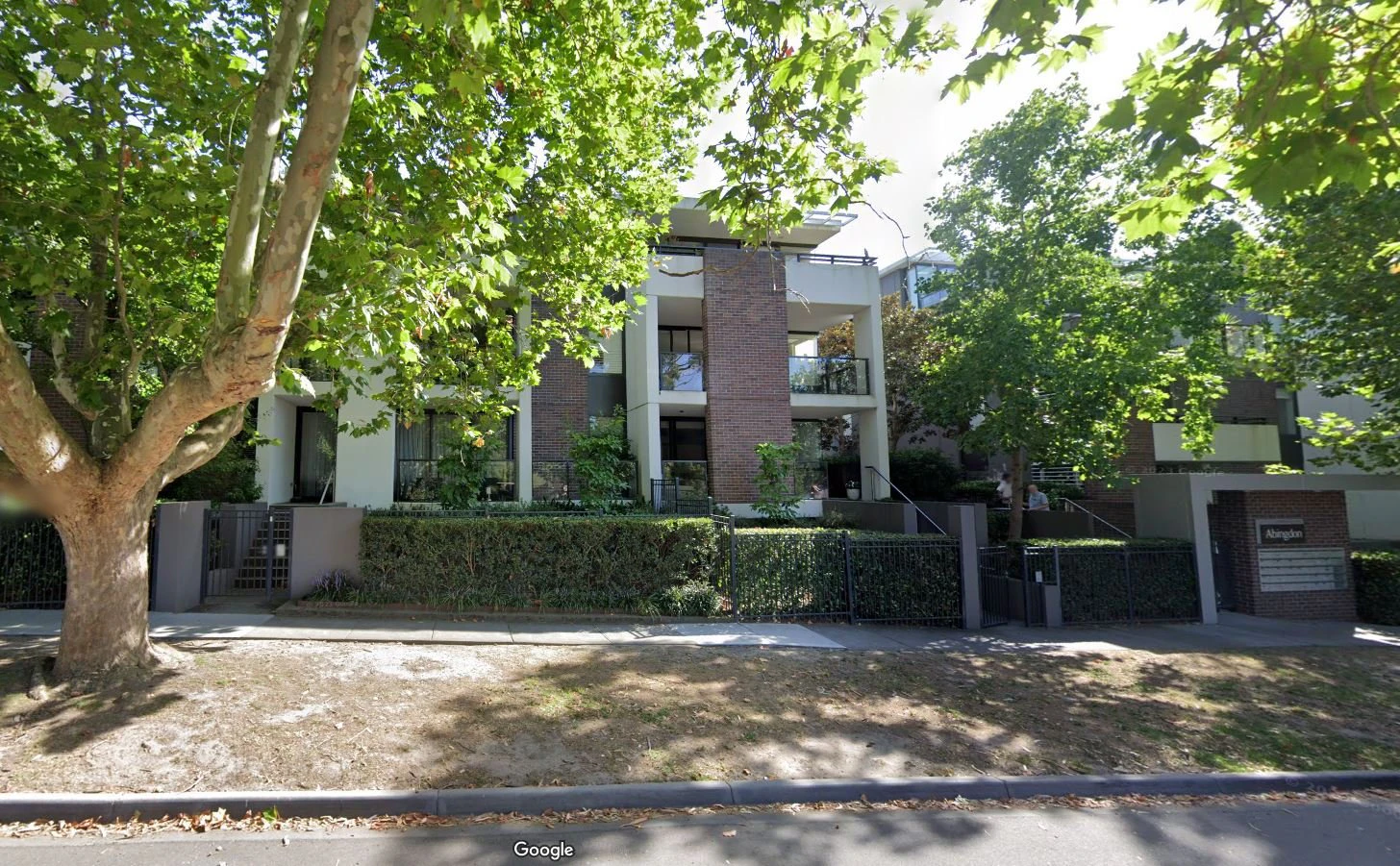 302/53 Chaucer Crescent, Canterbury, 3126