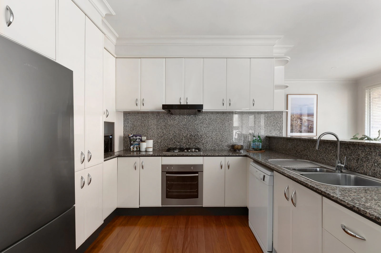 1/24 Dickens Street, Glen Iris, 3146