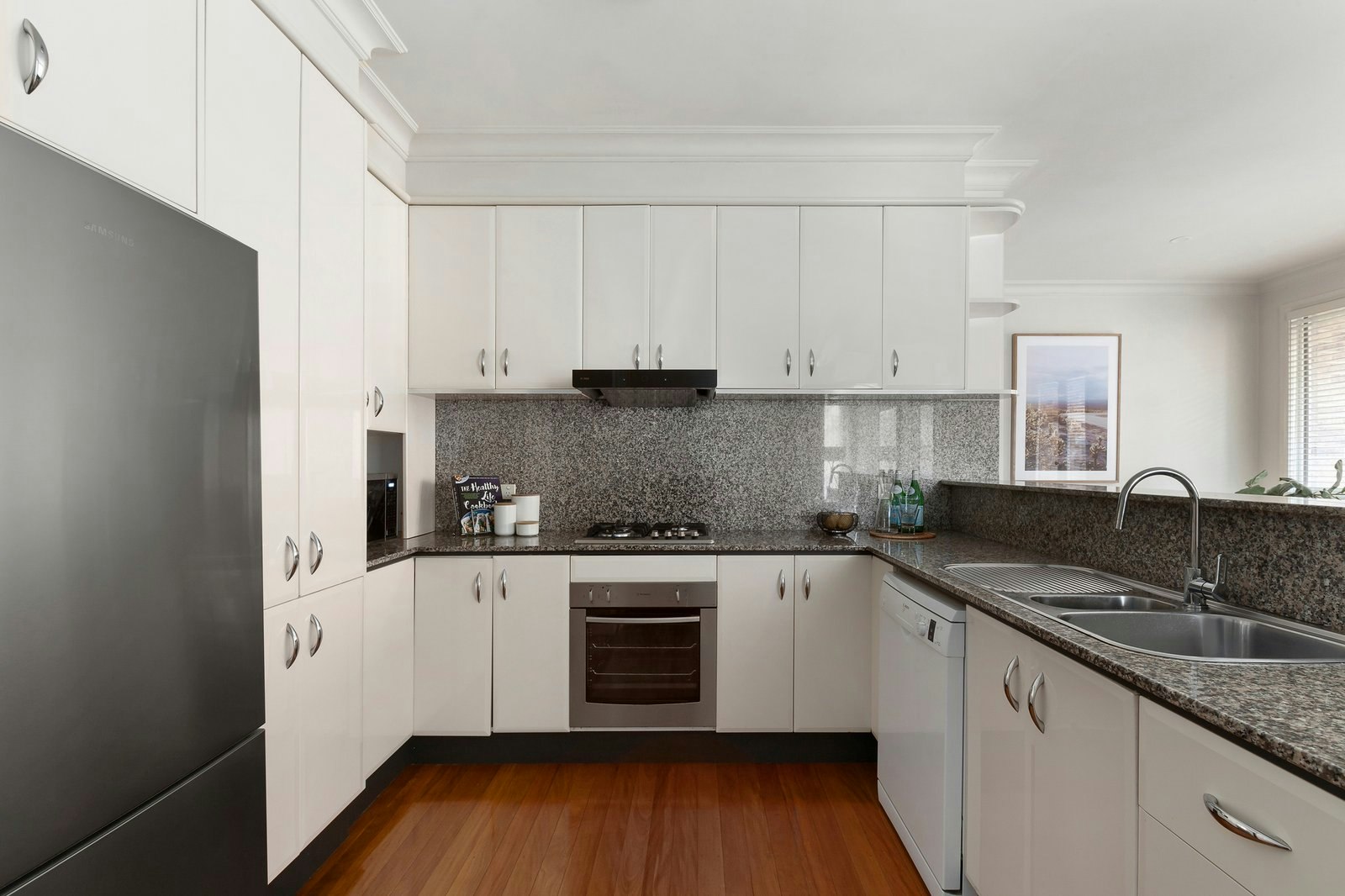 1/24 Dickens Street, Glen Iris, 3146