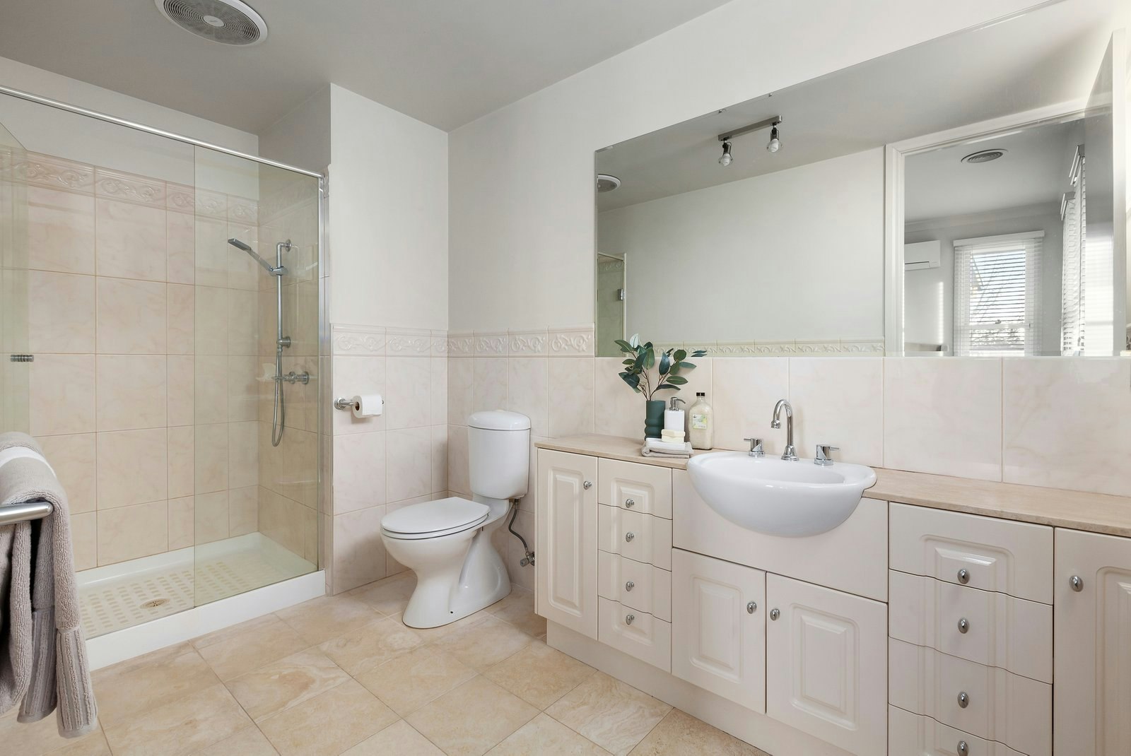 1/24 Dickens Street, Glen Iris, 3146