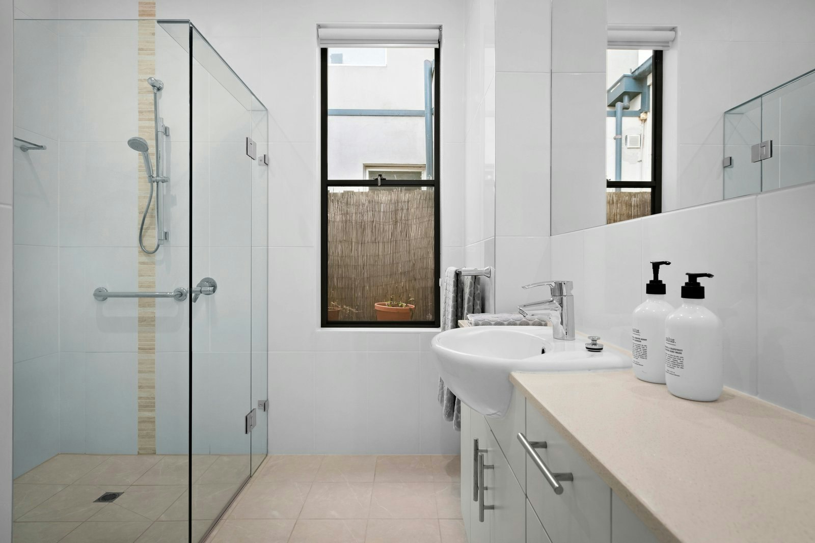 15 Churchill Grove, Hawthorn, 3122