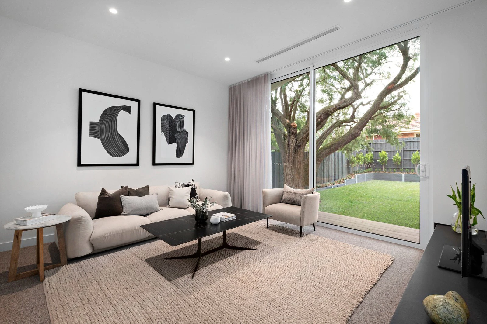 2 Wenden Grove, St Kilda East, 3183