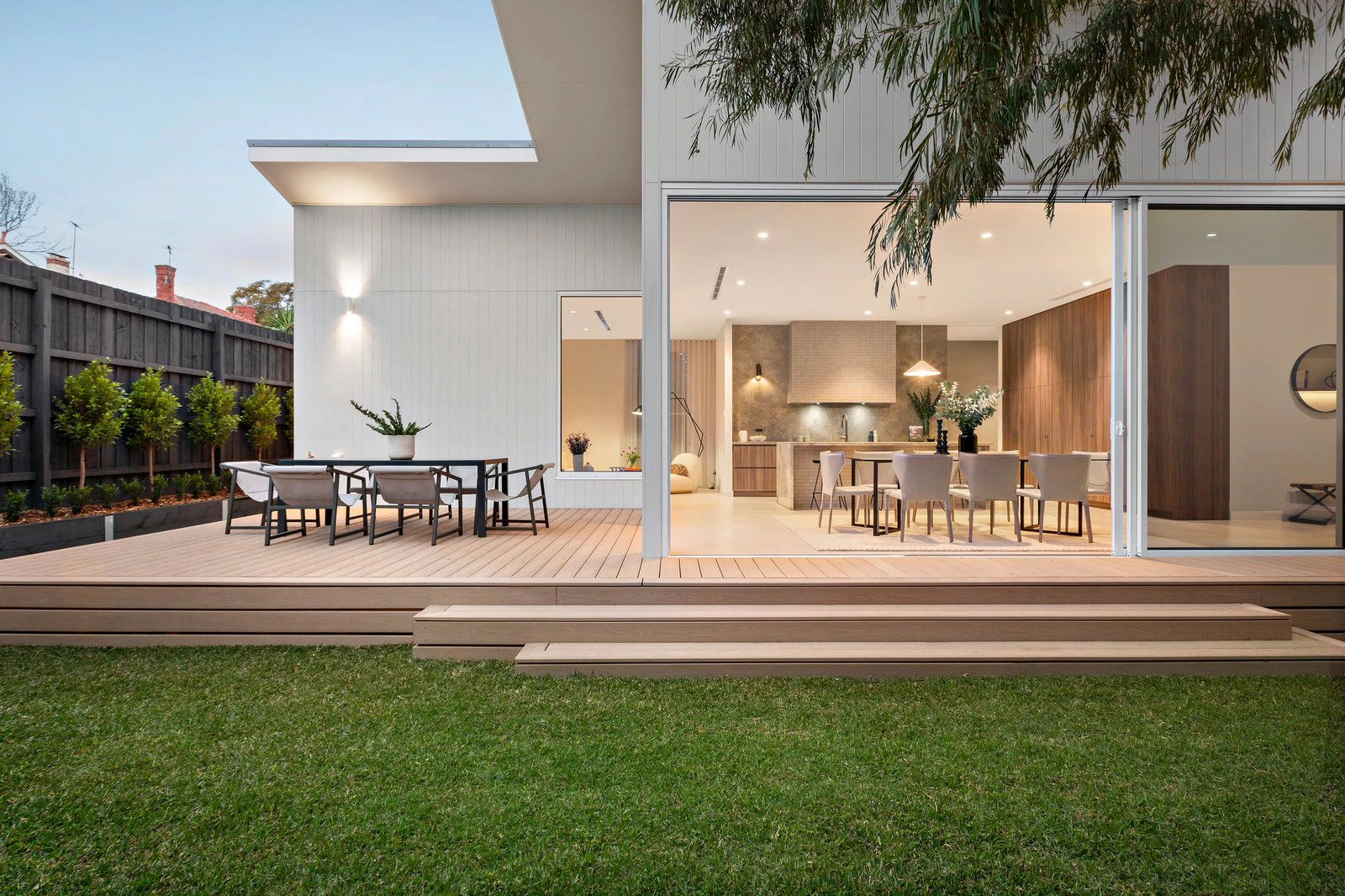 2 Wenden Grove, St Kilda East, 3183